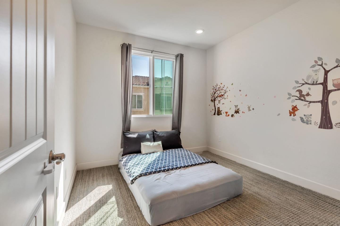 Detail Gallery Image 31 of 41 For 17985 Cantabria Ln, Morgan Hill,  CA 95037 - 3 Beds | 2/1 Baths