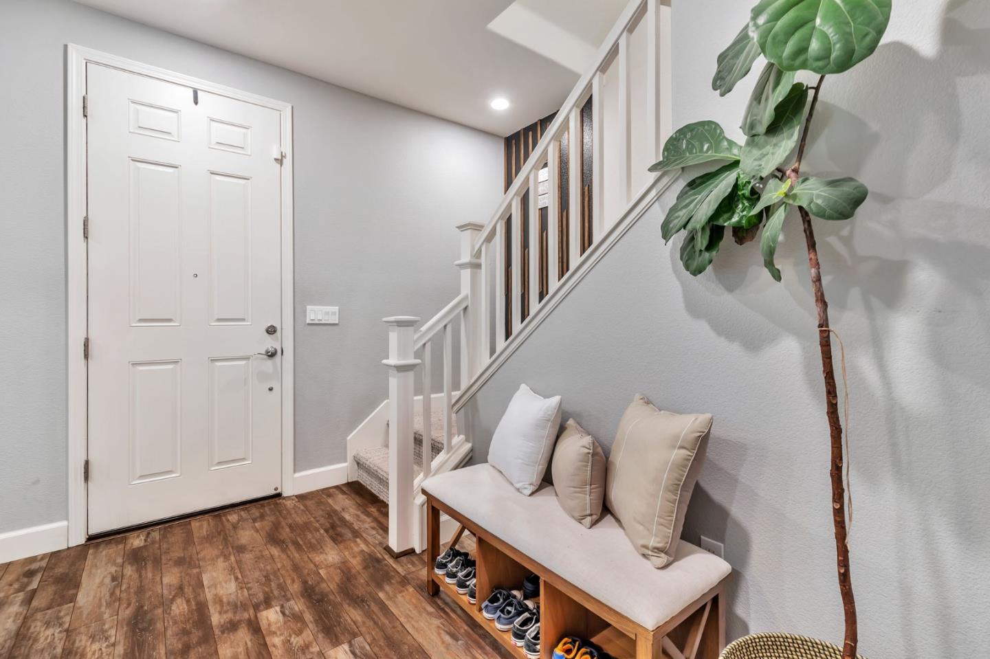 Detail Gallery Image 5 of 41 For 17985 Cantabria Ln, Morgan Hill,  CA 95037 - 3 Beds | 2/1 Baths