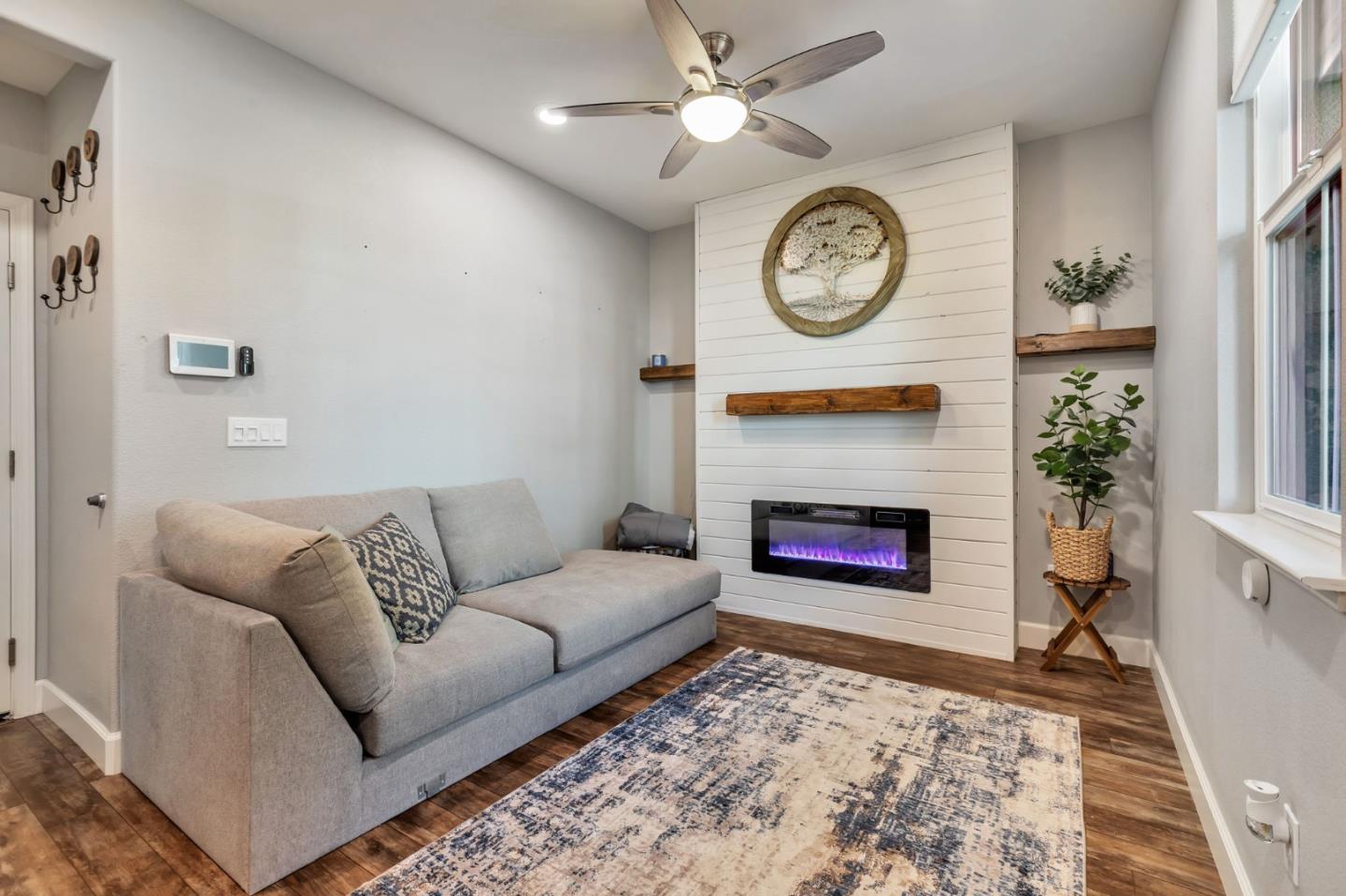 Detail Gallery Image 8 of 41 For 17985 Cantabria Ln, Morgan Hill,  CA 95037 - 3 Beds | 2/1 Baths