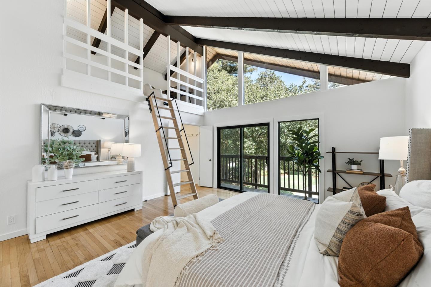 Detail Gallery Image 21 of 42 For 234 Edgewood Rd, Redwood City,  CA 94062 - 5 Beds | 3/1 Baths