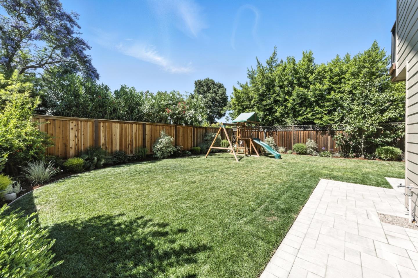 Detail Gallery Image 30 of 42 For 234 Edgewood Rd, Redwood City,  CA 94062 - 5 Beds | 3/1 Baths