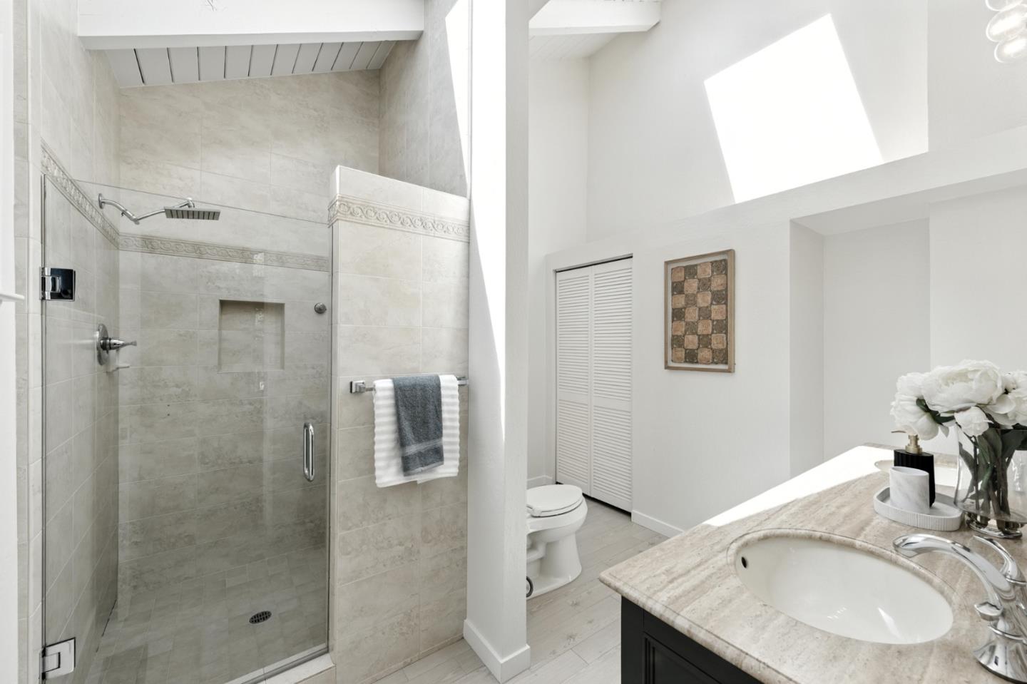 Detail Gallery Image 31 of 42 For 234 Edgewood Rd, Redwood City,  CA 94062 - 5 Beds | 3/1 Baths