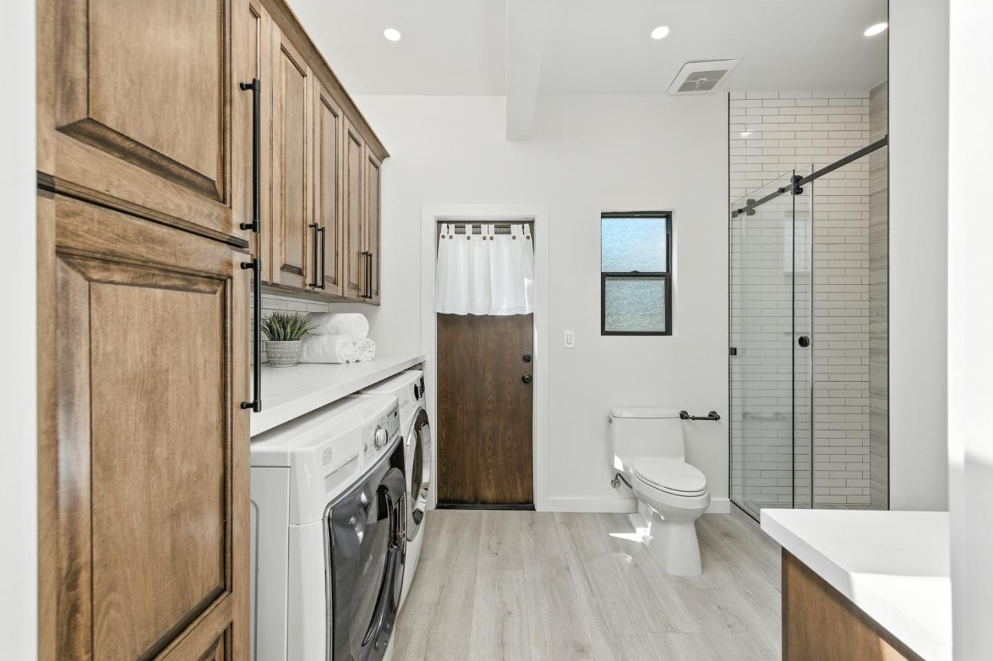 Detail Gallery Image 34 of 42 For 234 Edgewood Rd, Redwood City,  CA 94062 - 5 Beds | 3/1 Baths