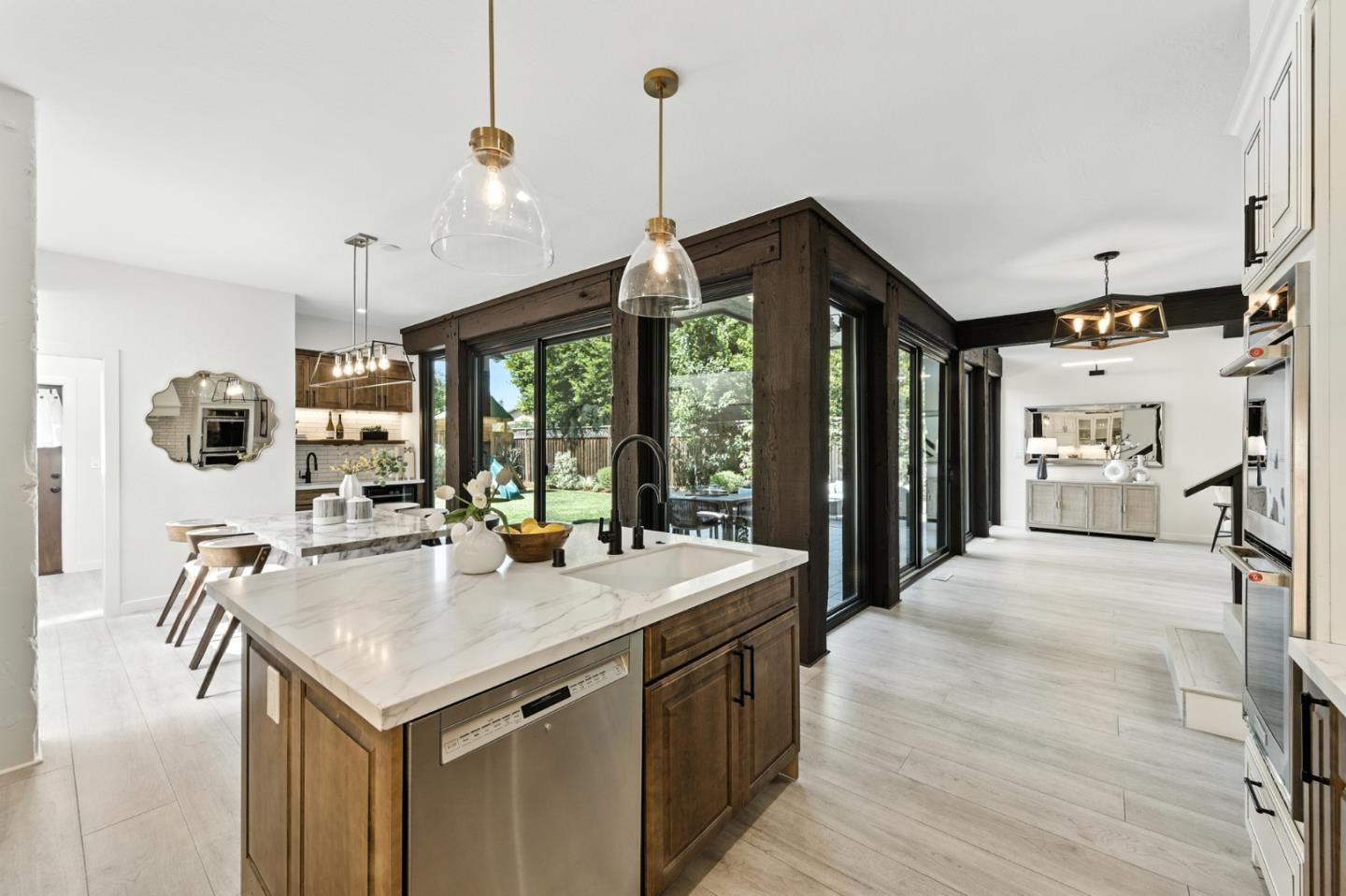 Detail Gallery Image 8 of 42 For 234 Edgewood Rd, Redwood City,  CA 94062 - 5 Beds | 3/1 Baths