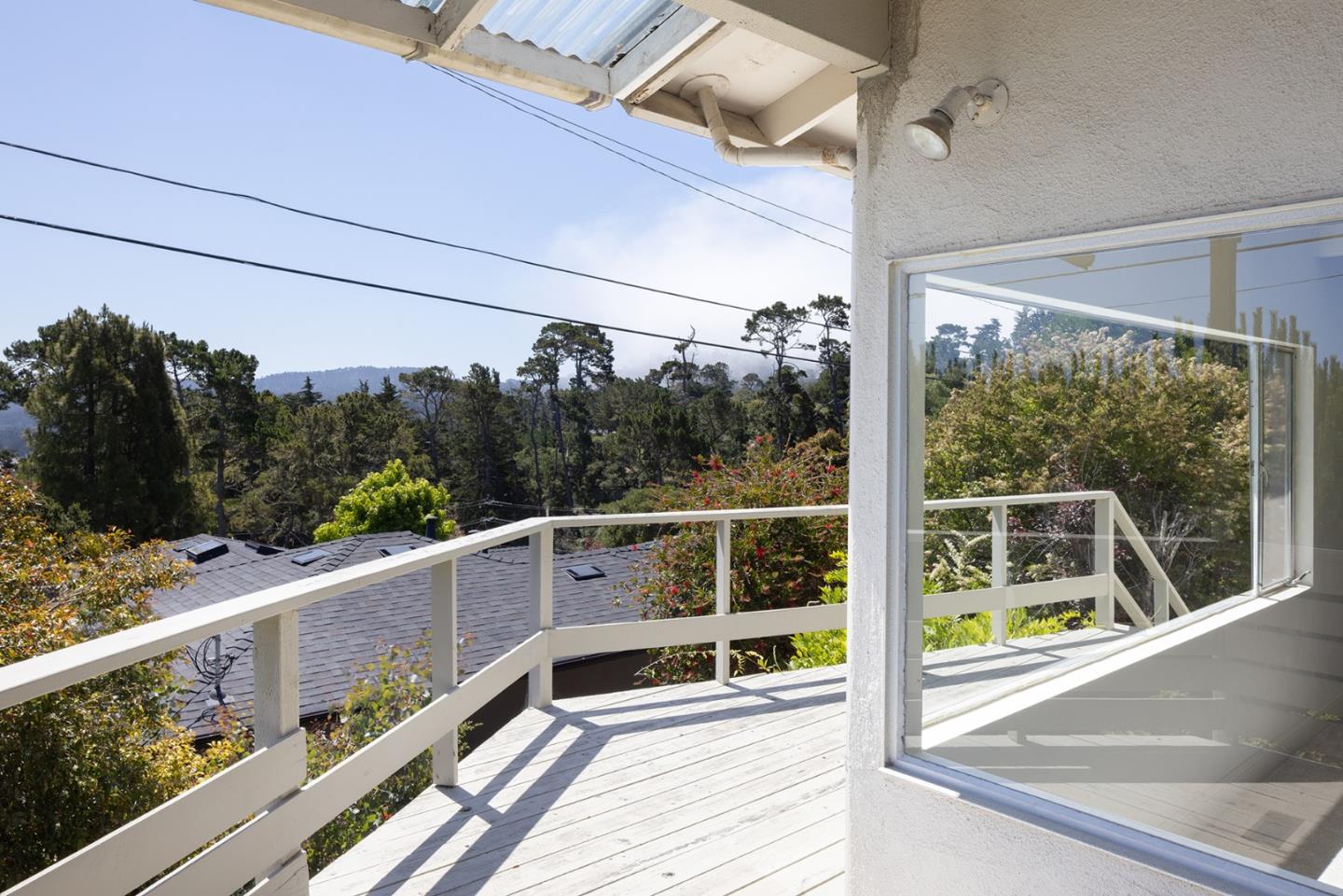 Detail Gallery Image 11 of 23 For 5 Shady Ln, Monterey,  CA 93940 - 3 Beds | 2 Baths
