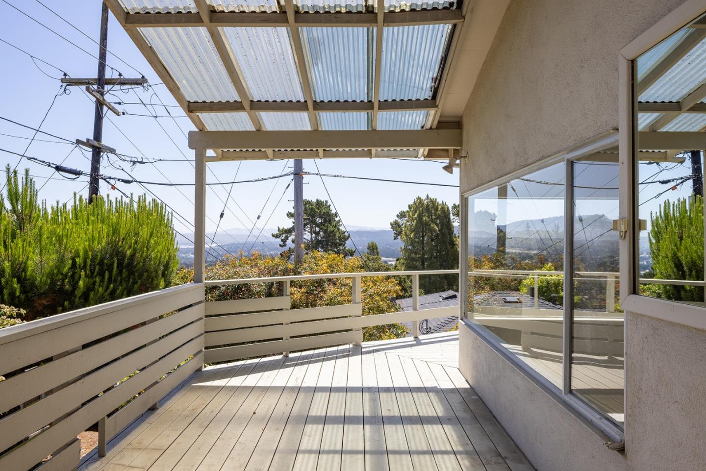 Detail Gallery Image 12 of 23 For 5 Shady Ln, Monterey,  CA 93940 - 3 Beds | 2 Baths