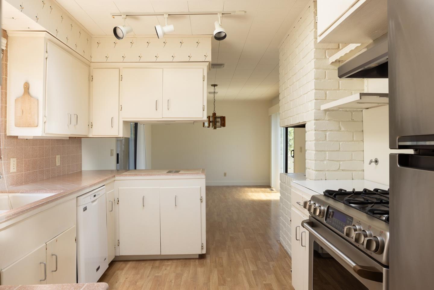 Detail Gallery Image 17 of 23 For 5 Shady Ln, Monterey,  CA 93940 - 3 Beds | 2 Baths