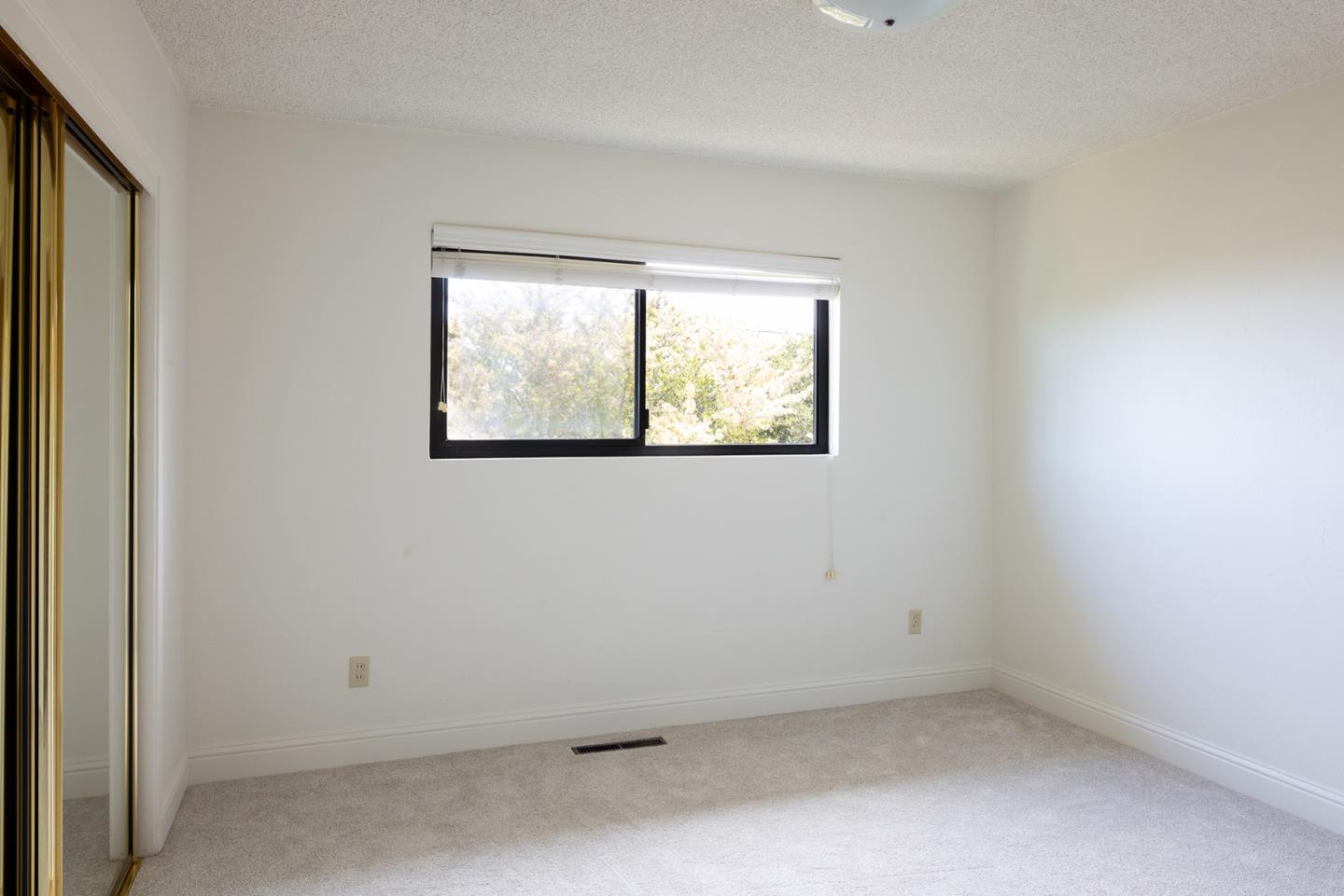 Detail Gallery Image 19 of 23 For 5 Shady Ln, Monterey,  CA 93940 - 3 Beds | 2 Baths