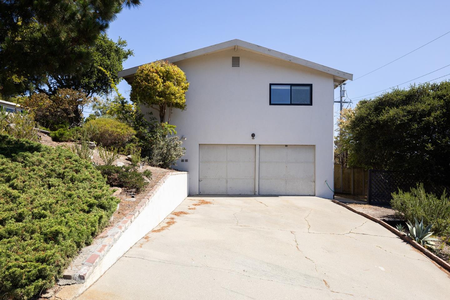 Detail Gallery Image 4 of 23 For 5 Shady Ln, Monterey,  CA 93940 - 3 Beds | 2 Baths
