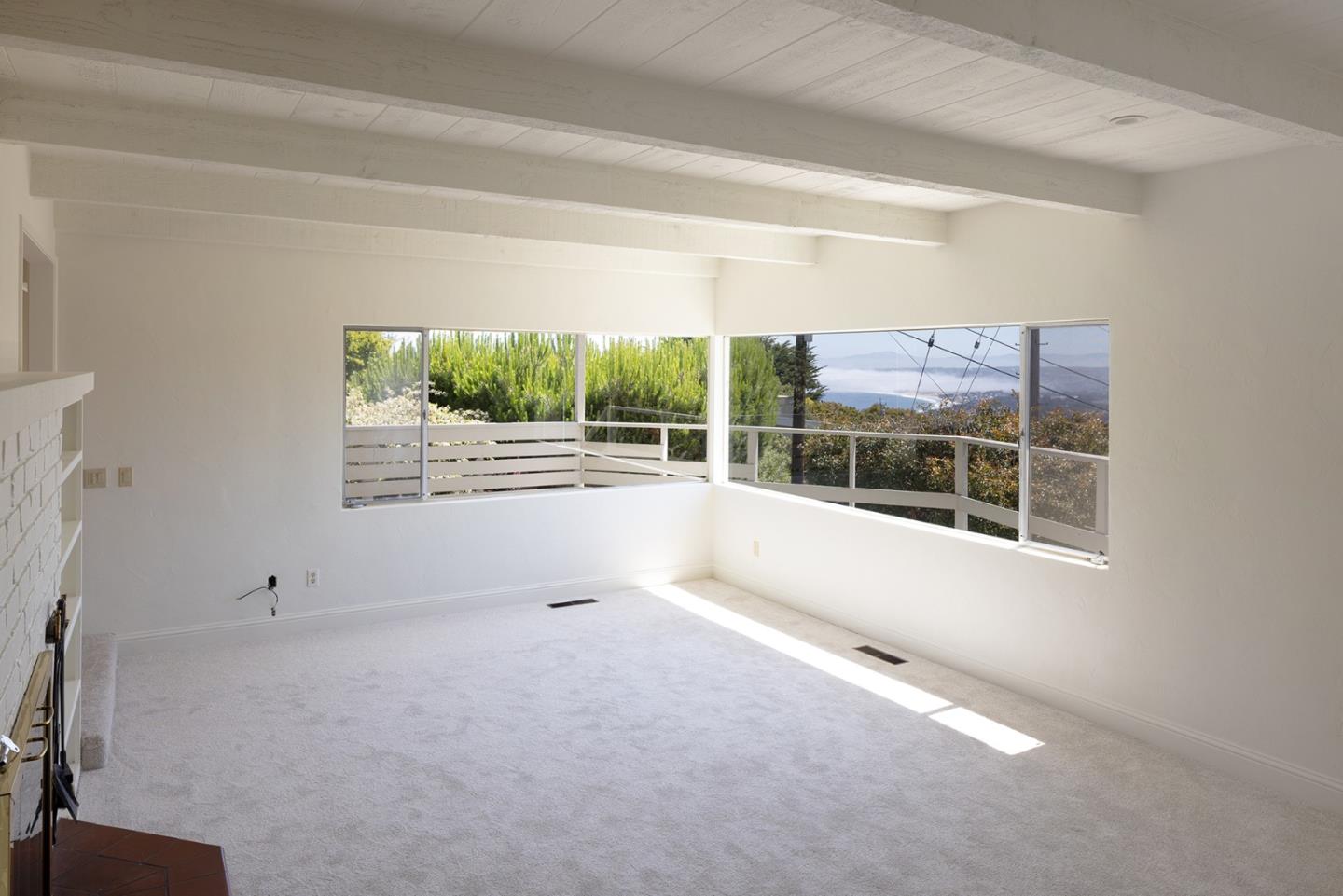 Detail Gallery Image 7 of 23 For 5 Shady Ln, Monterey,  CA 93940 - 3 Beds | 2 Baths