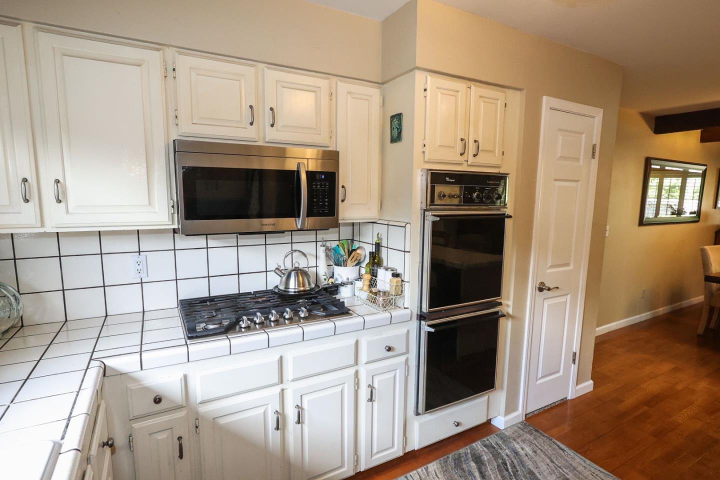 Detail Gallery Image 14 of 33 For 300 Hill St, Capitola,  CA 95010 - 2 Beds | 2 Baths