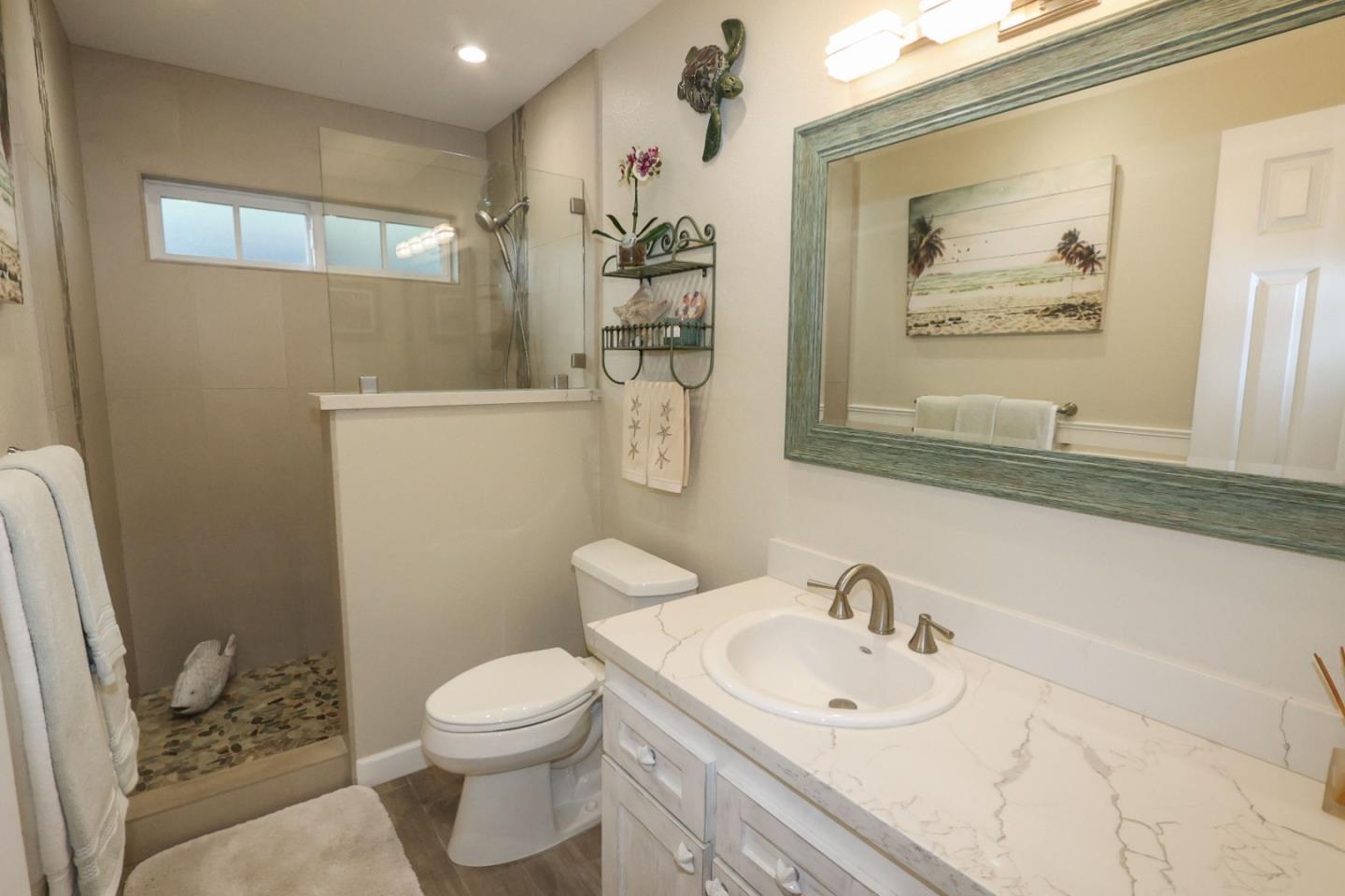 Detail Gallery Image 15 of 33 For 300 Hill St, Capitola,  CA 95010 - 2 Beds | 2 Baths