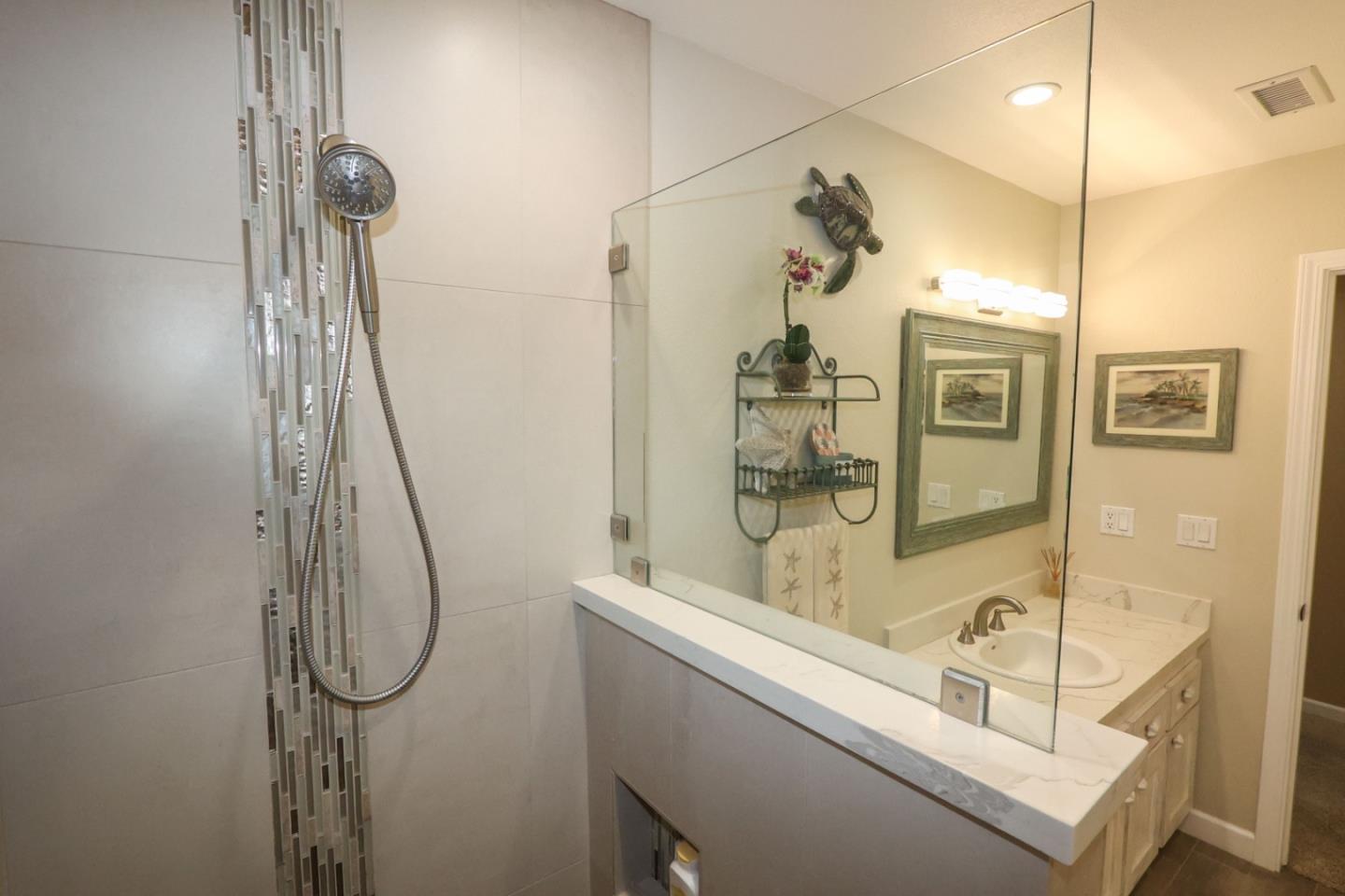 Detail Gallery Image 17 of 33 For 300 Hill St, Capitola,  CA 95010 - 2 Beds | 2 Baths