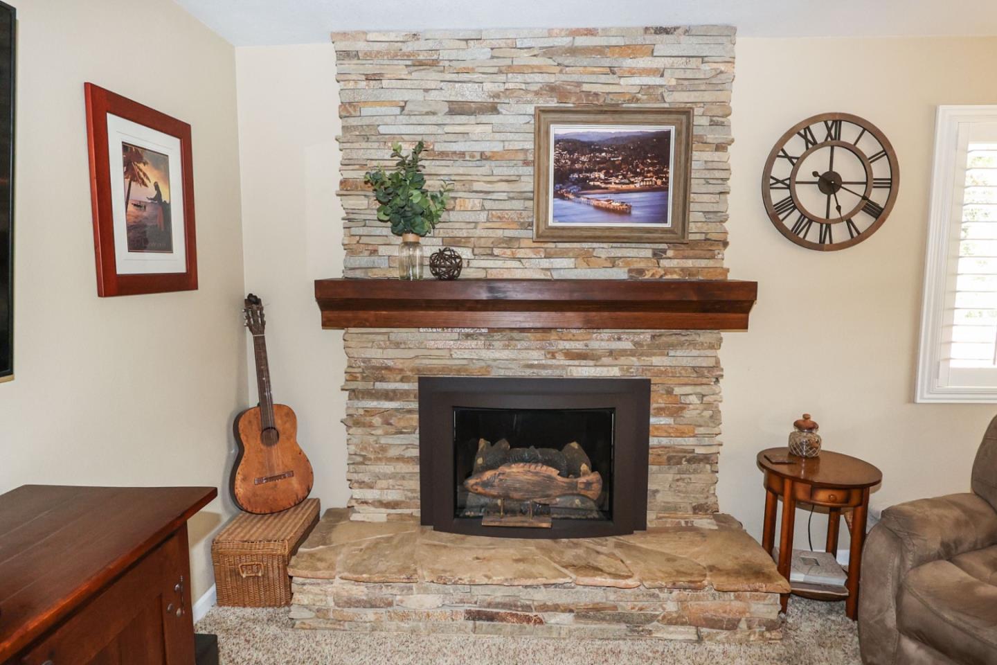 Detail Gallery Image 8 of 33 For 300 Hill St, Capitola,  CA 95010 - 2 Beds | 2 Baths