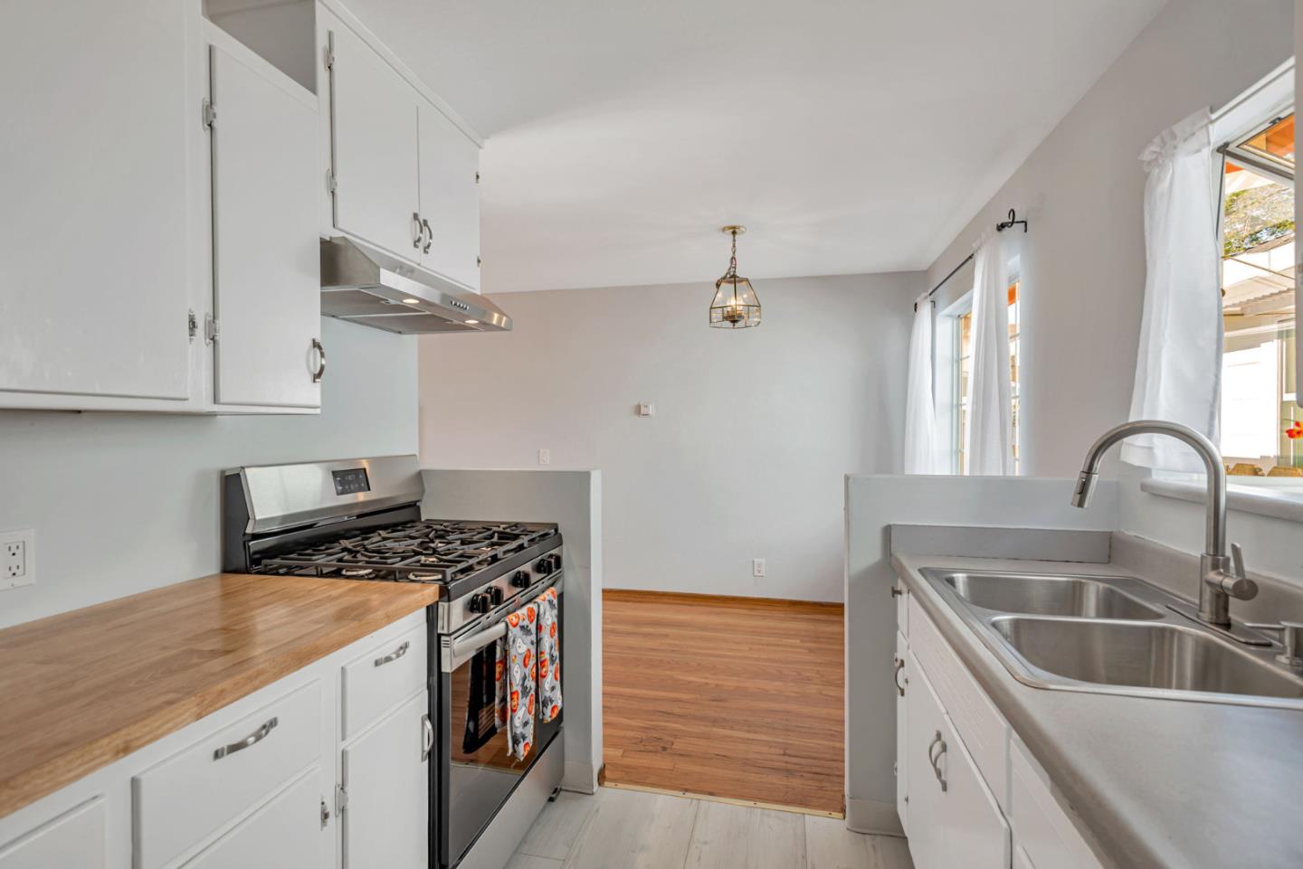 Detail Gallery Image 12 of 34 For 250 San Carlos Ave, Redwood City,  CA 94061 - 2 Beds | 1 Baths