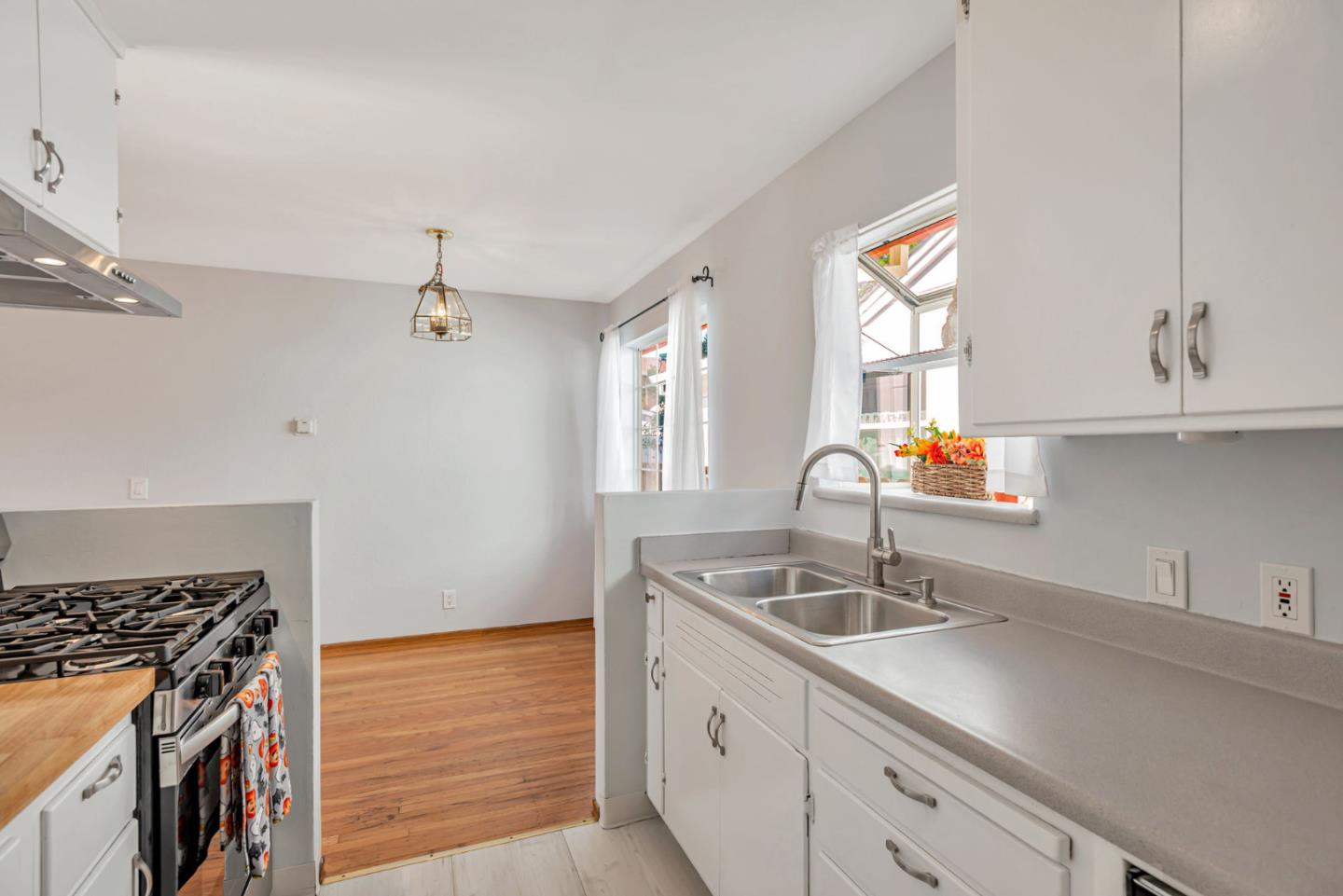 Detail Gallery Image 13 of 34 For 250 San Carlos Ave, Redwood City,  CA 94061 - 2 Beds | 1 Baths