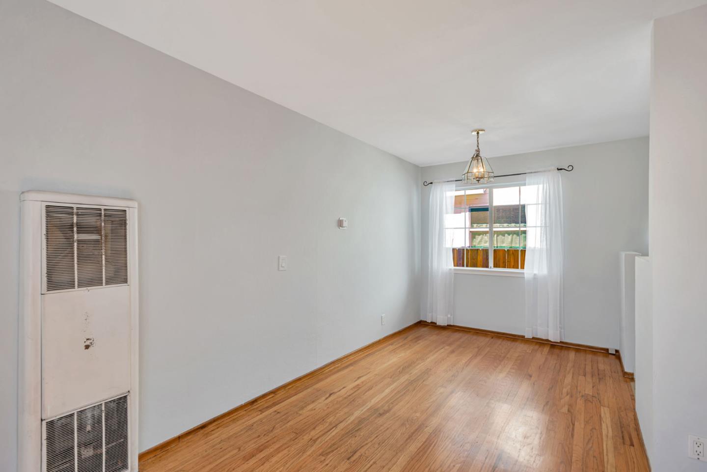 Detail Gallery Image 14 of 34 For 250 San Carlos Ave, Redwood City,  CA 94061 - 2 Beds | 1 Baths