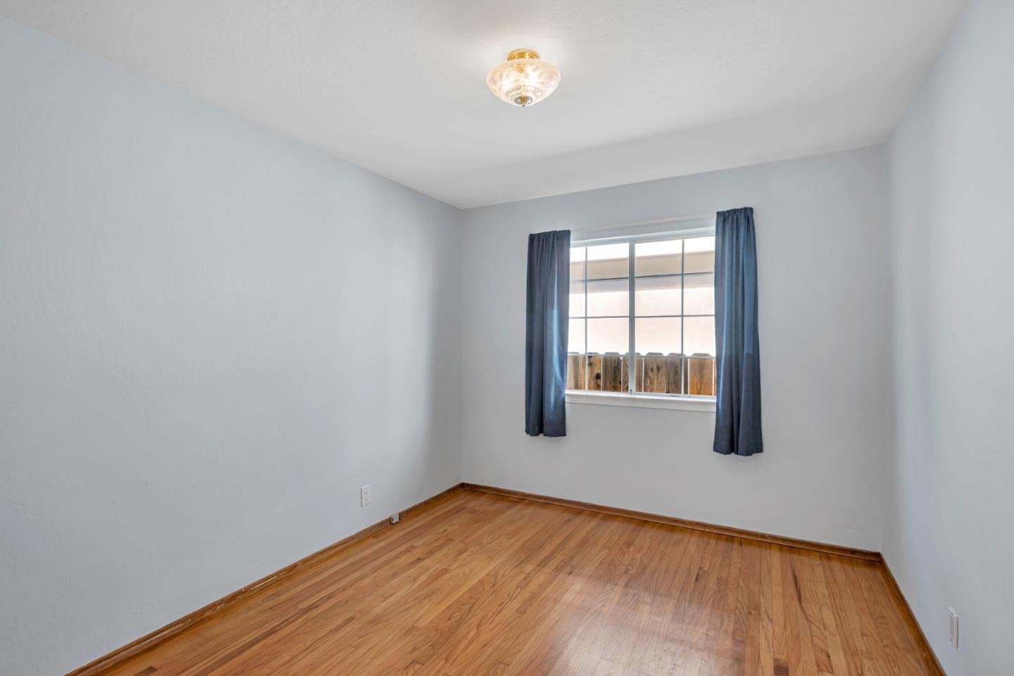 Detail Gallery Image 18 of 34 For 250 San Carlos Ave, Redwood City,  CA 94061 - 2 Beds | 1 Baths