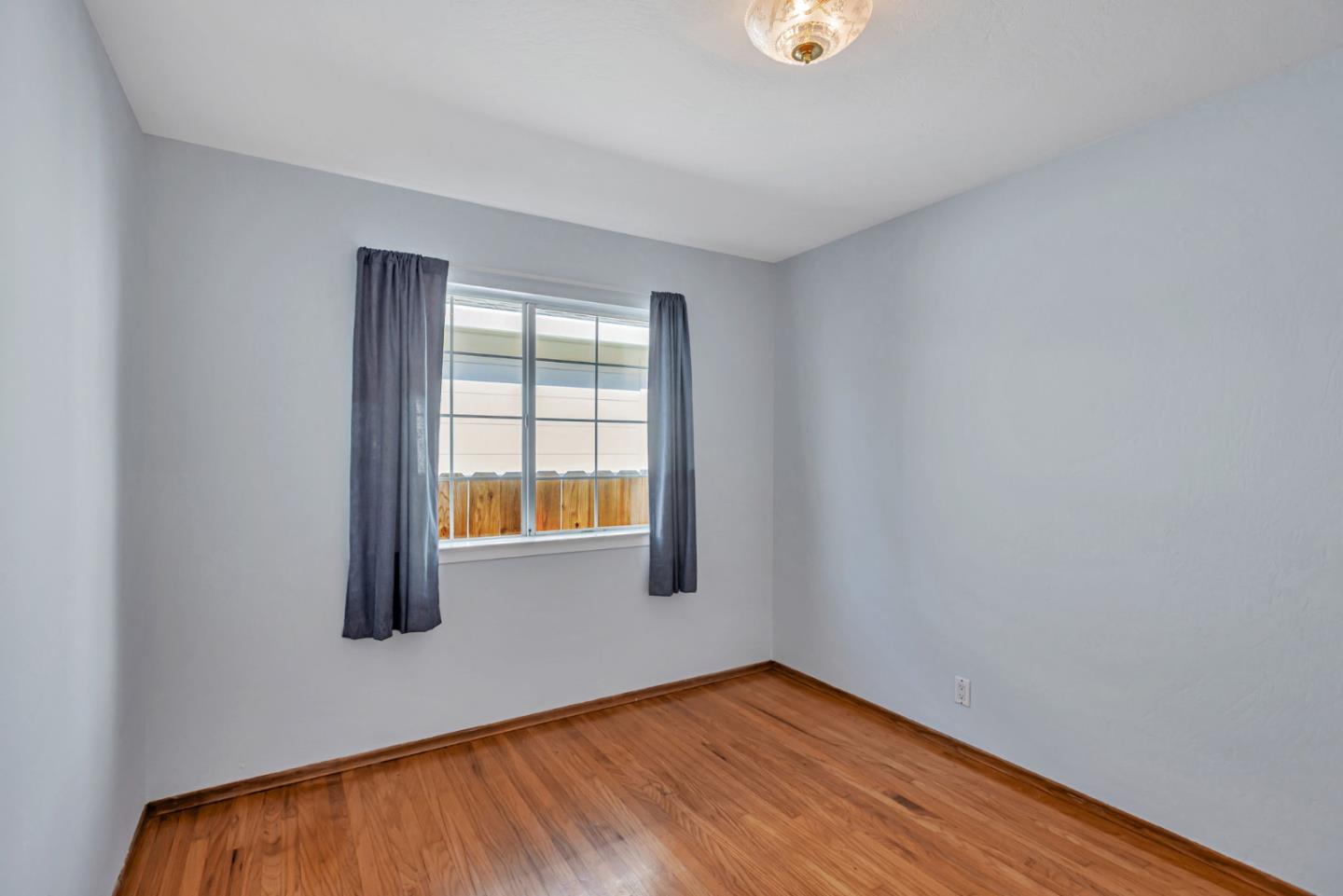 Detail Gallery Image 19 of 34 For 250 San Carlos Ave, Redwood City,  CA 94061 - 2 Beds | 1 Baths