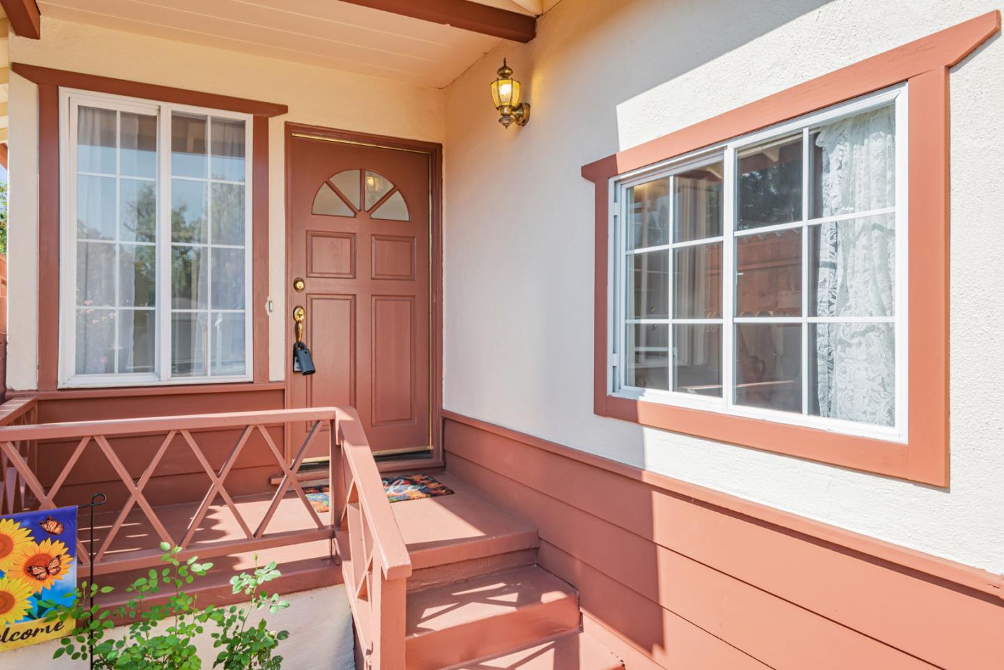 Detail Gallery Image 5 of 34 For 250 San Carlos Ave, Redwood City,  CA 94061 - 2 Beds | 1 Baths