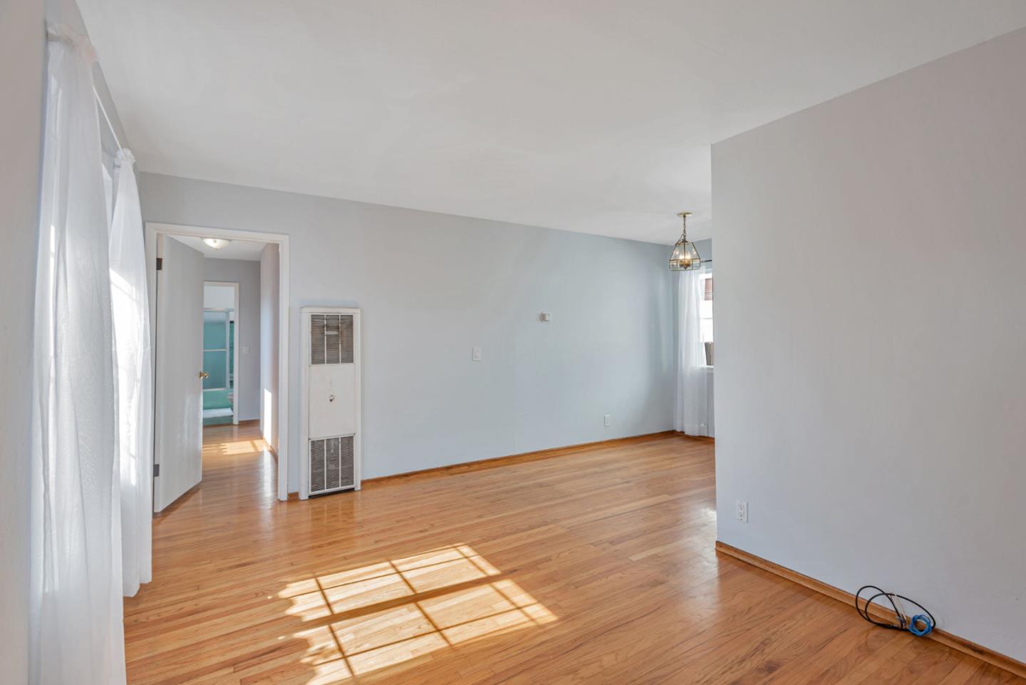 Detail Gallery Image 8 of 34 For 250 San Carlos Ave, Redwood City,  CA 94061 - 2 Beds | 1 Baths