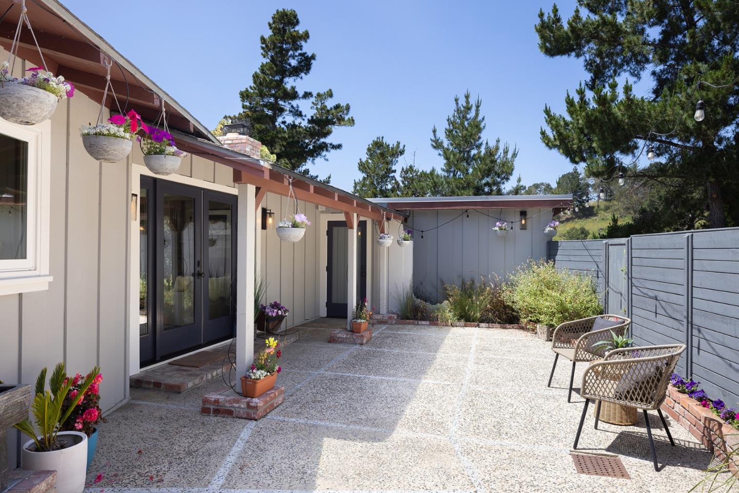Detail Gallery Image 3 of 18 For 5165 Carmel Valley Rd, Carmel,  CA 93923 - 2 Beds | 1 Baths