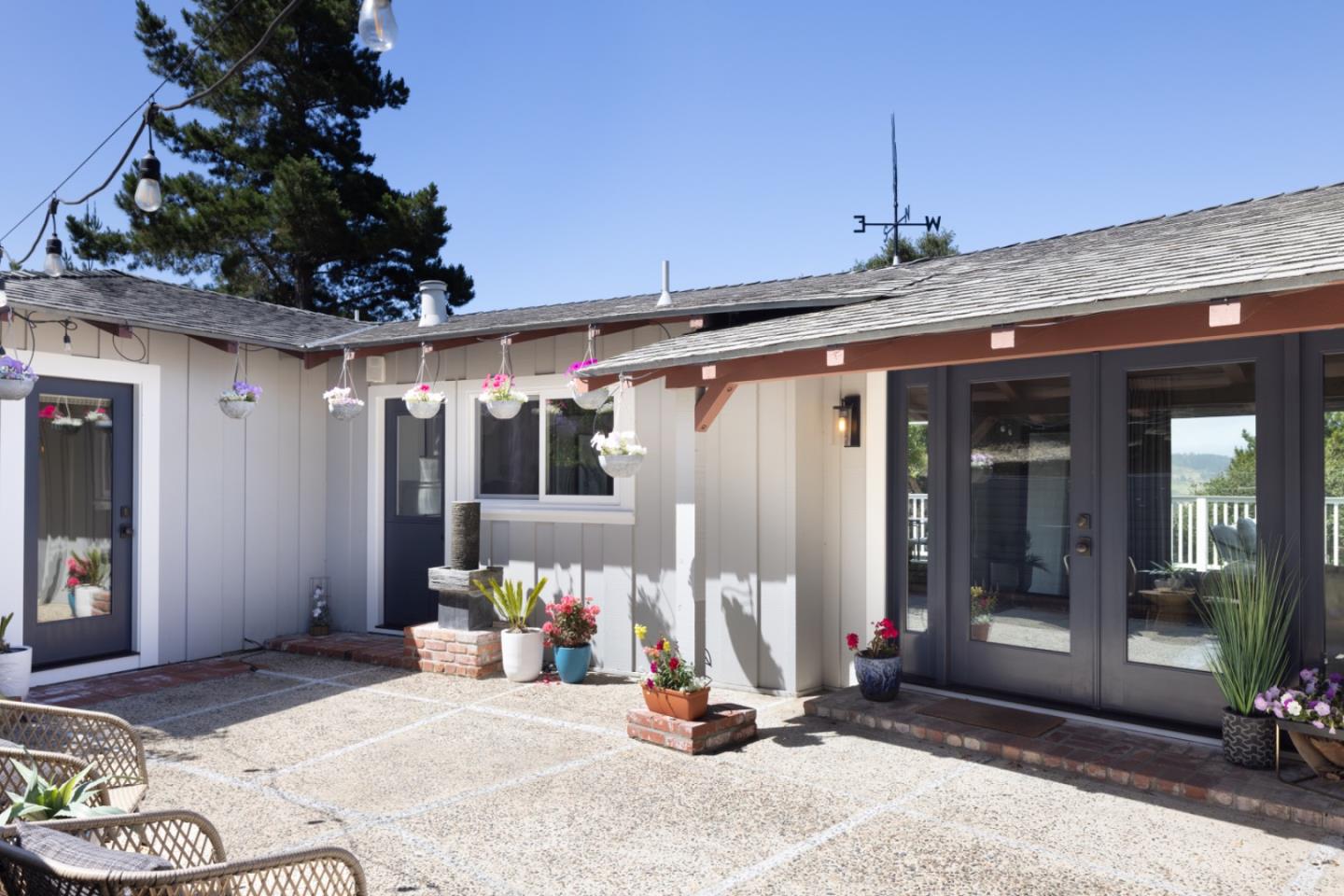 Detail Gallery Image 4 of 18 For 5165 Carmel Valley Rd, Carmel,  CA 93923 - 2 Beds | 1 Baths