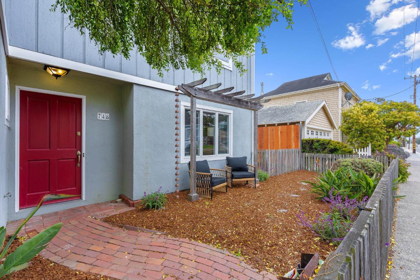 Detail Gallery Image 2 of 25 For 748 Junipero Ave, Pacific Grove,  CA 93950 - 3 Beds | 1/1 Baths