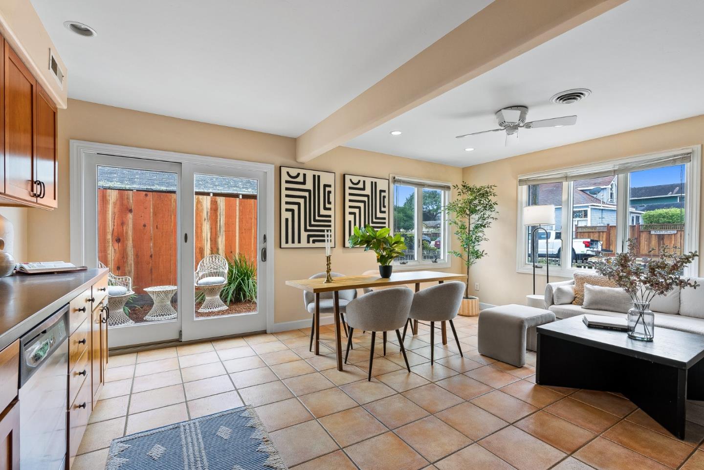 Detail Gallery Image 7 of 25 For 748 Junipero Ave, Pacific Grove,  CA 93950 - 3 Beds | 1/1 Baths