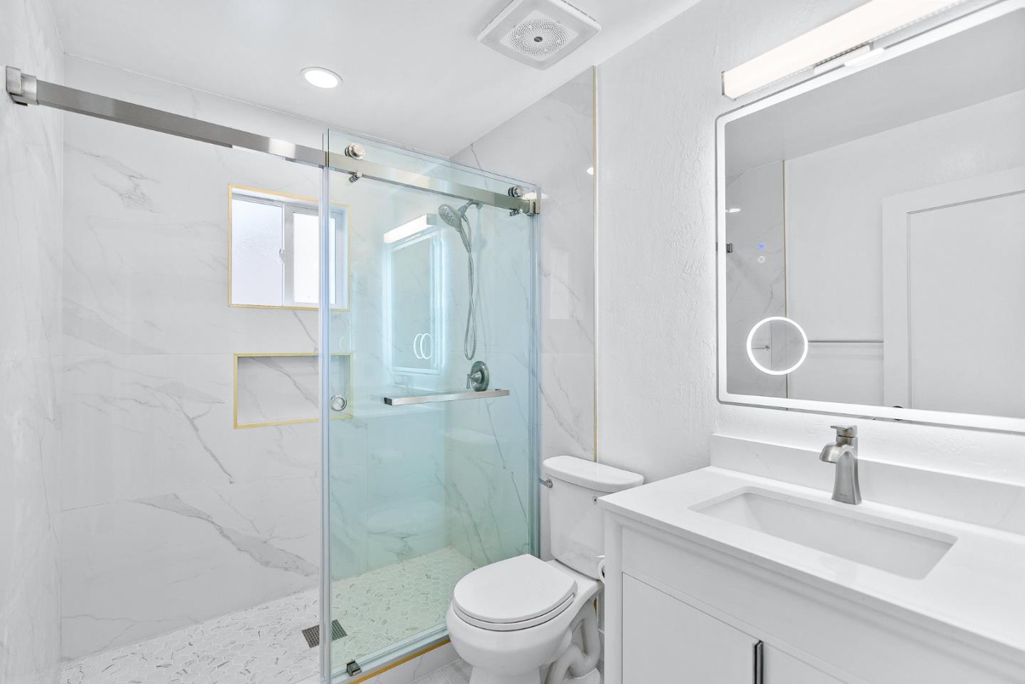 Detail Gallery Image 6 of 31 For 540 Spruce Ave, Pacific Grove,  CA 93950 - 3 Beds | 2 Baths