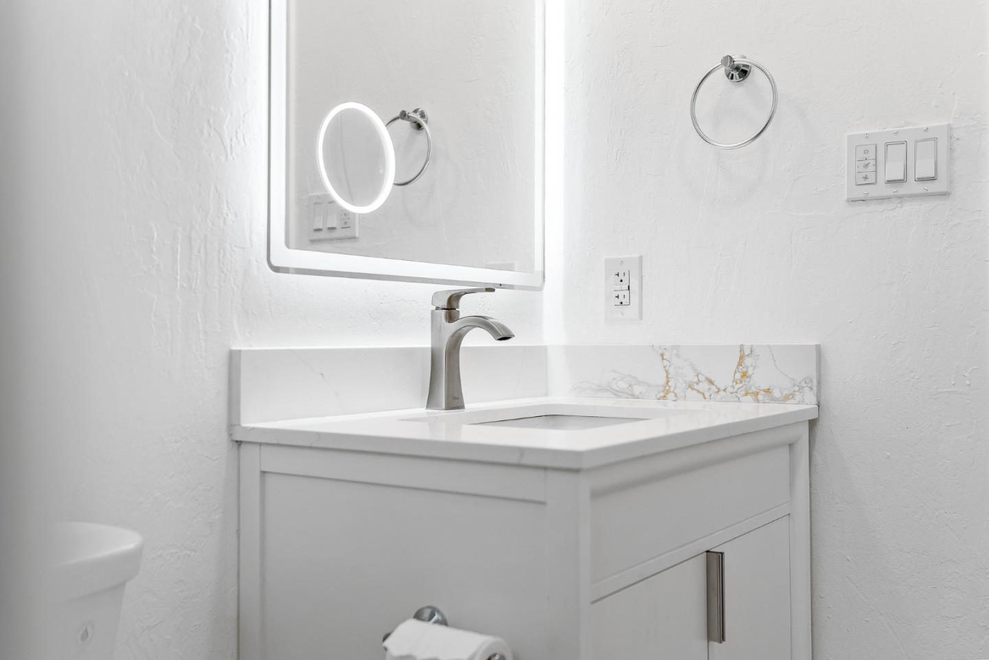 Detail Gallery Image 7 of 31 For 540 Spruce Ave, Pacific Grove,  CA 93950 - 3 Beds | 2 Baths