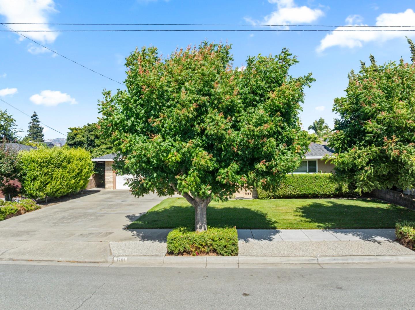 Detail Gallery Image 2 of 57 For 1781 Prune St, Hollister,  CA 95023 - 2 Beds | 2 Baths