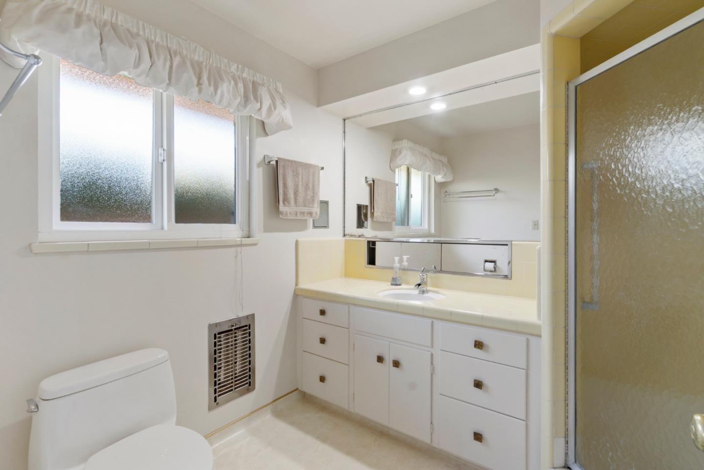 Detail Gallery Image 28 of 57 For 1781 Prune St, Hollister,  CA 95023 - 2 Beds | 2 Baths