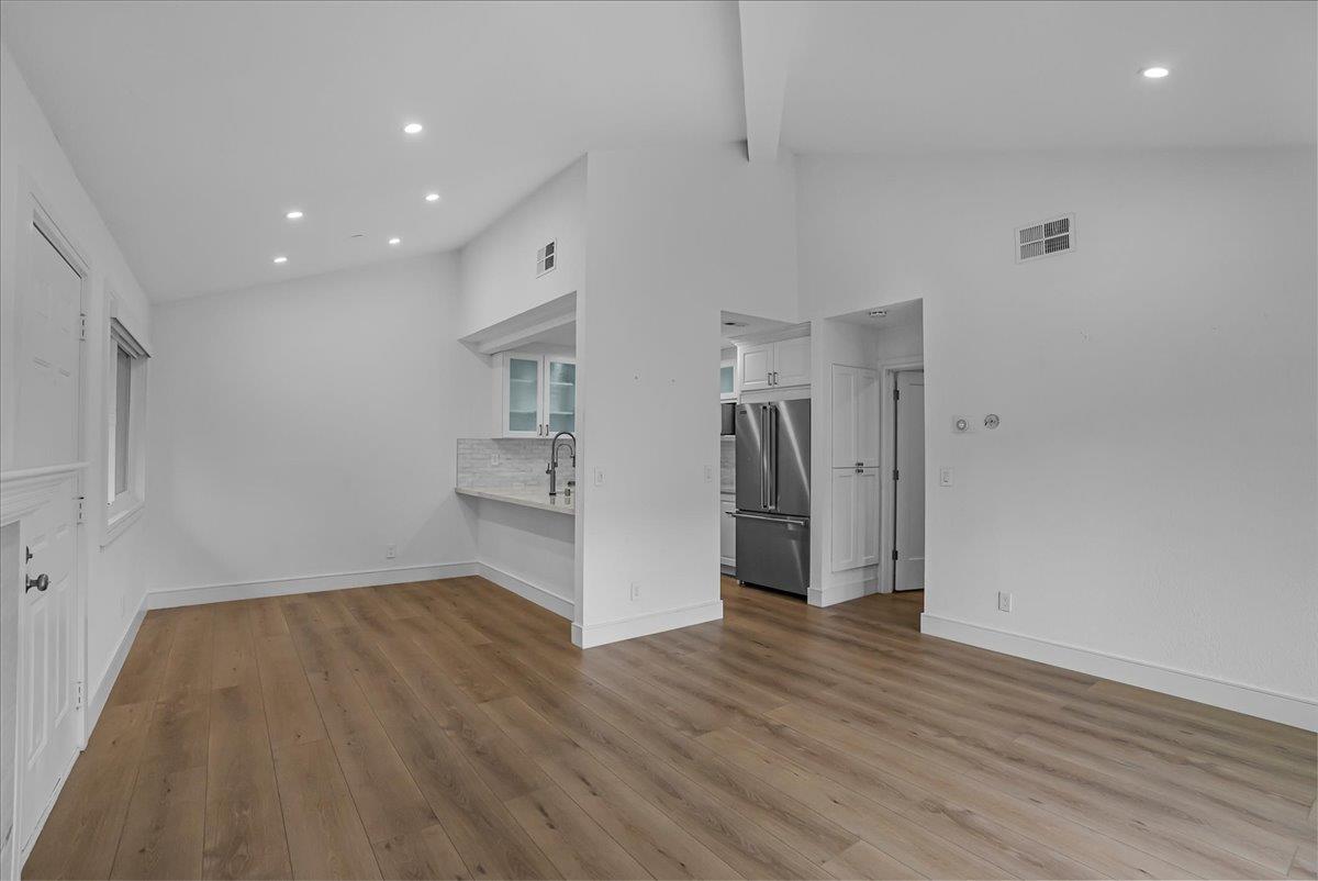Detail Gallery Image 1 of 14 For 2014 La Terrace Cir, San Jose,  CA 95123 - 1 Beds | 1 Baths