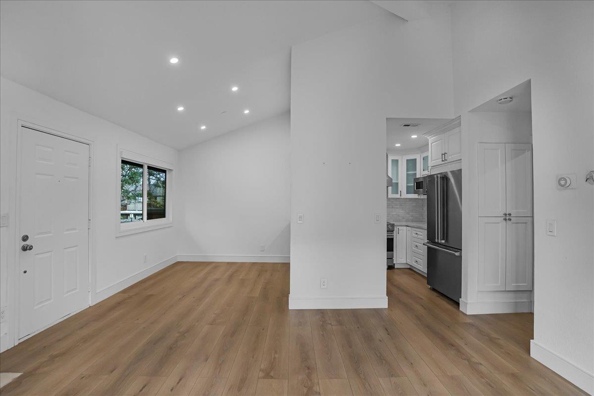Detail Gallery Image 10 of 14 For 2014 La Terrace Cir, San Jose,  CA 95123 - 1 Beds | 1 Baths