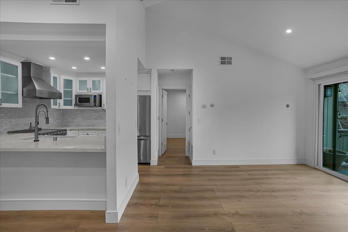 Detail Gallery Image 11 of 14 For 2014 La Terrace Cir, San Jose,  CA 95123 - 1 Beds | 1 Baths
