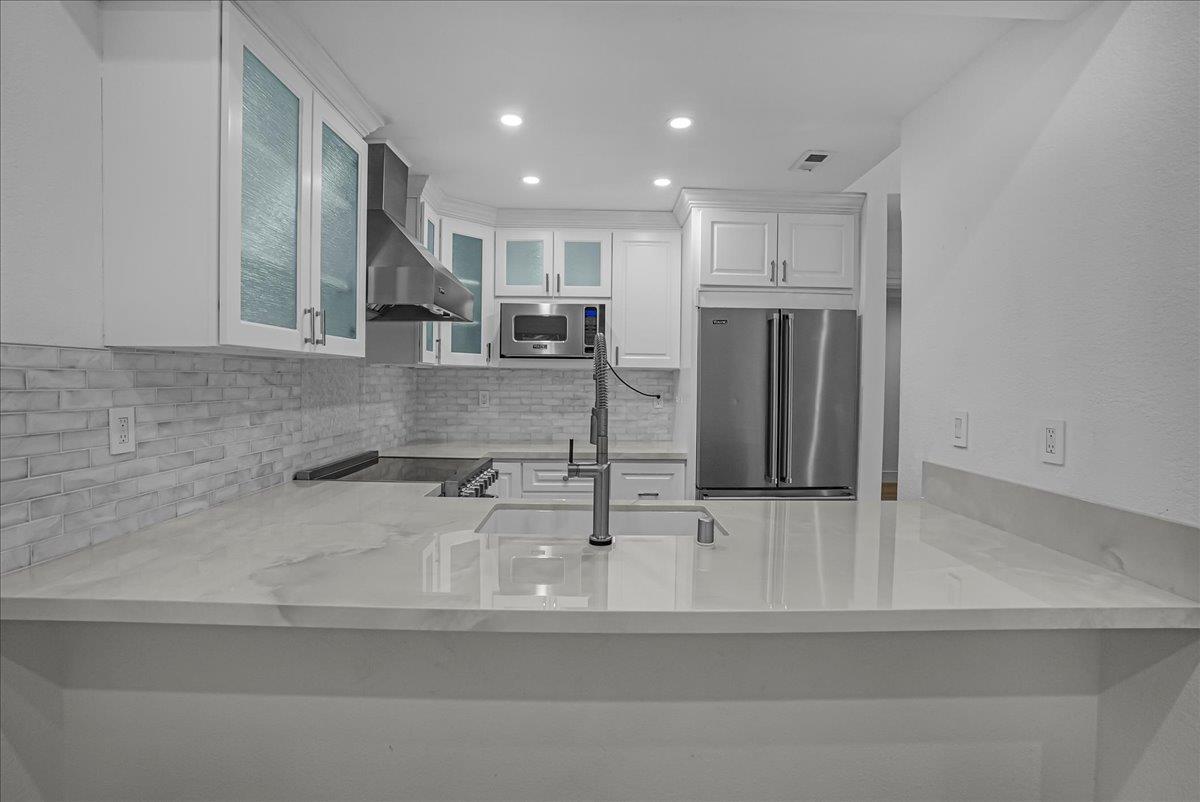 Detail Gallery Image 6 of 14 For 2014 La Terrace Cir, San Jose,  CA 95123 - 1 Beds | 1 Baths