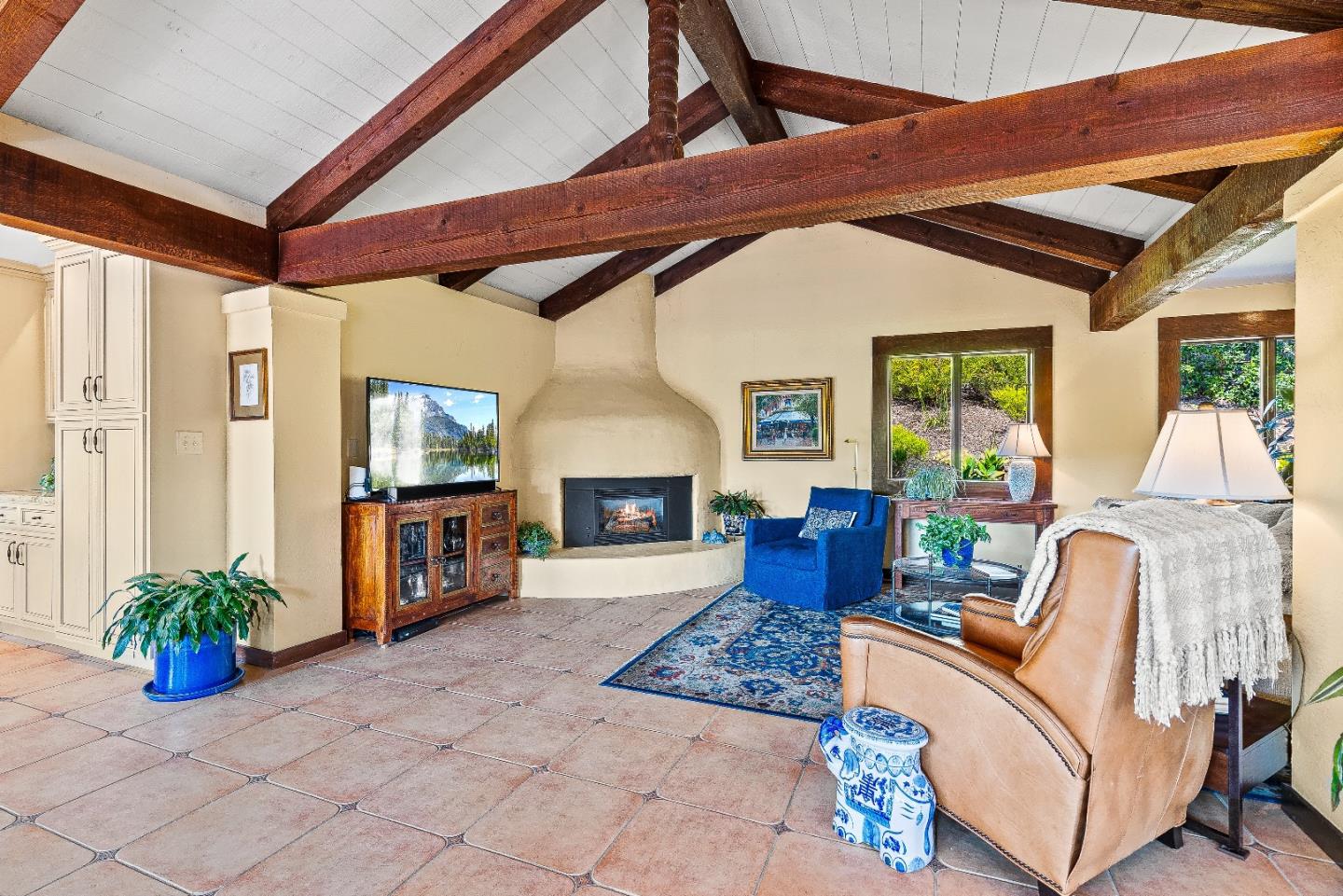 Detail Gallery Image 10 of 28 For 102 Pasatiempo Dr, Santa Cruz,  CA 95060 - 3 Beds | 2/1 Baths