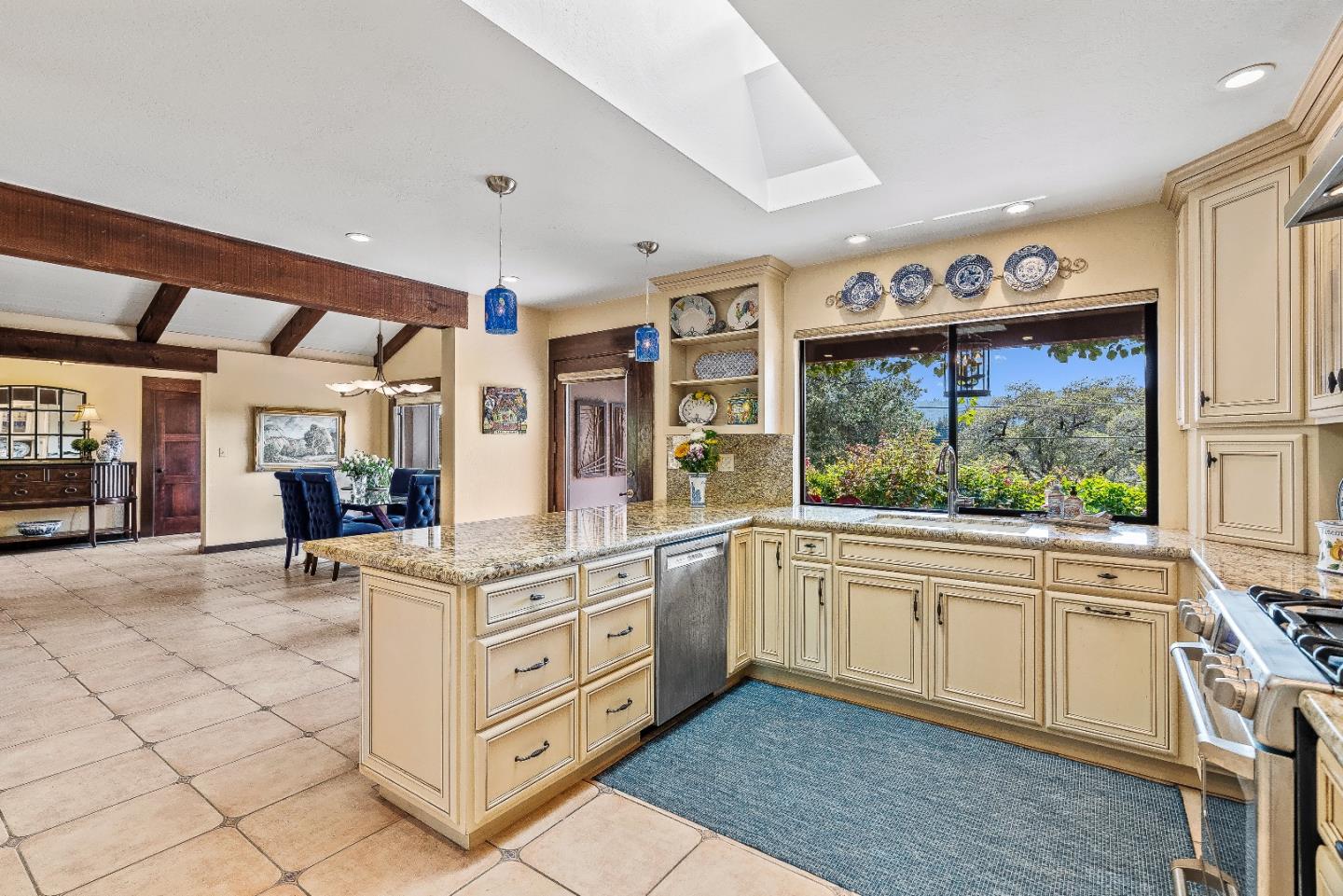 Detail Gallery Image 16 of 28 For 102 Pasatiempo Dr, Santa Cruz,  CA 95060 - 3 Beds | 2/1 Baths