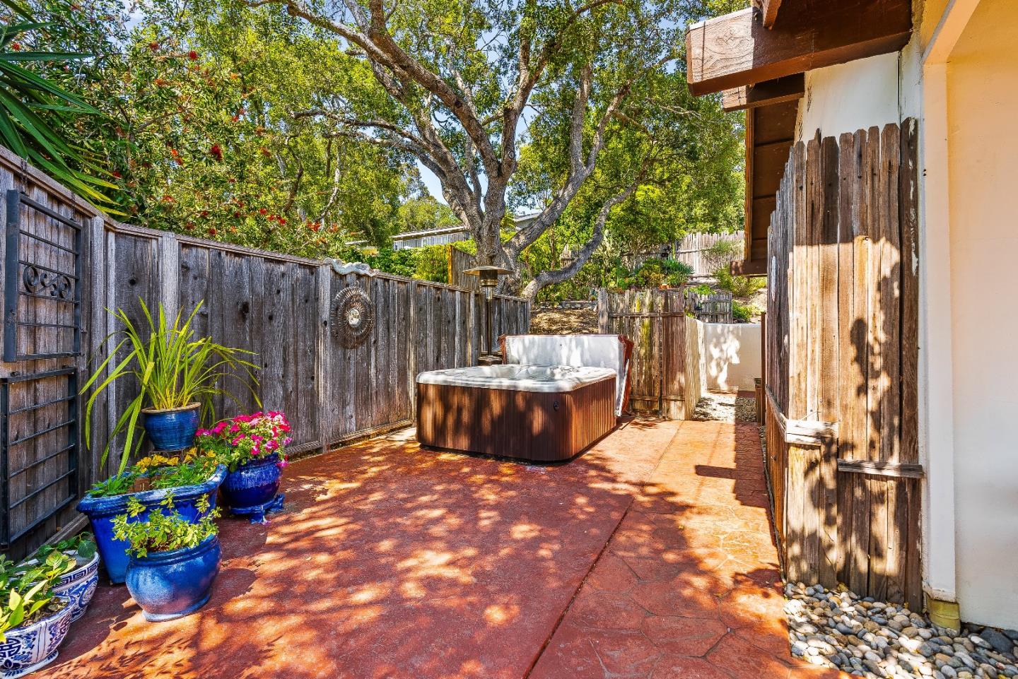 Detail Gallery Image 23 of 28 For 102 Pasatiempo Dr, Santa Cruz,  CA 95060 - 3 Beds | 2/1 Baths