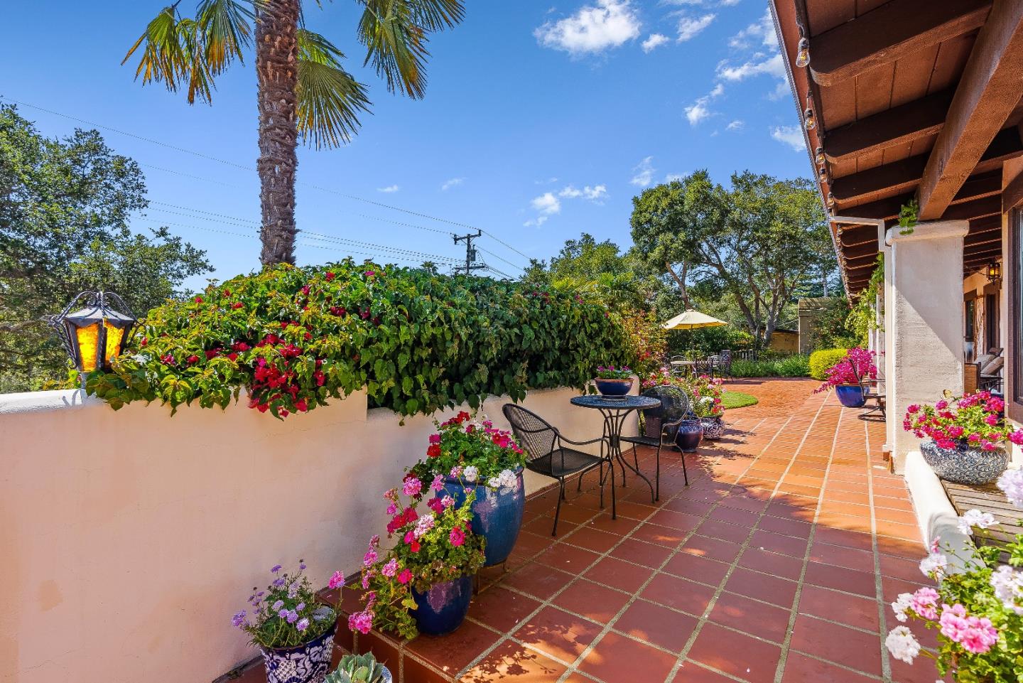 Detail Gallery Image 3 of 28 For 102 Pasatiempo Dr, Santa Cruz,  CA 95060 - 3 Beds | 2/1 Baths