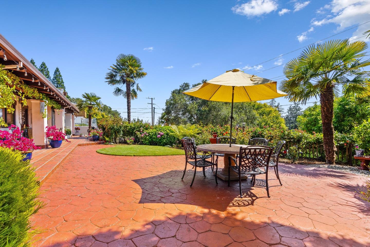 Detail Gallery Image 6 of 28 For 102 Pasatiempo Dr, Santa Cruz,  CA 95060 - 3 Beds | 2/1 Baths