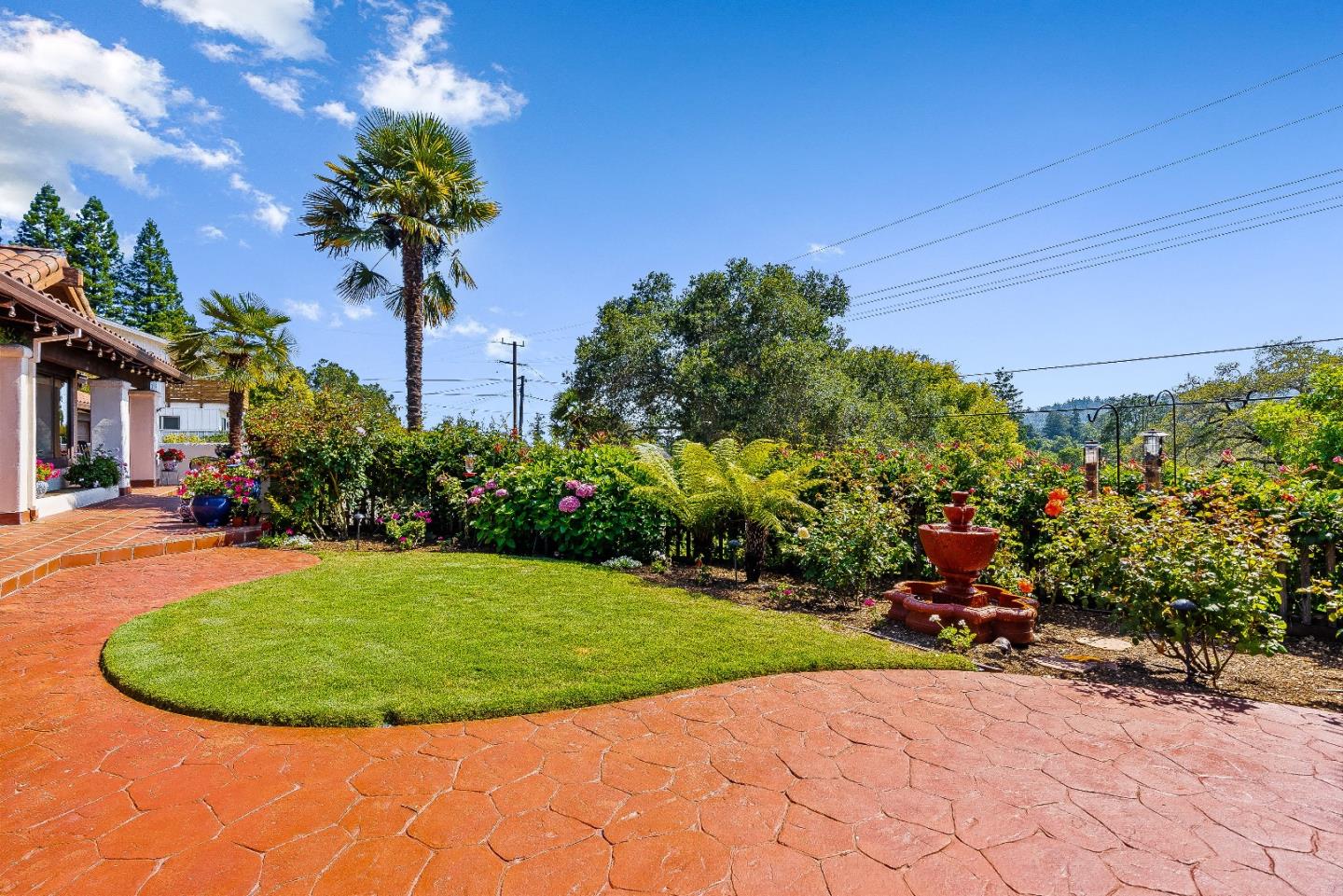 Detail Gallery Image 8 of 28 For 102 Pasatiempo Dr, Santa Cruz,  CA 95060 - 3 Beds | 2/1 Baths
