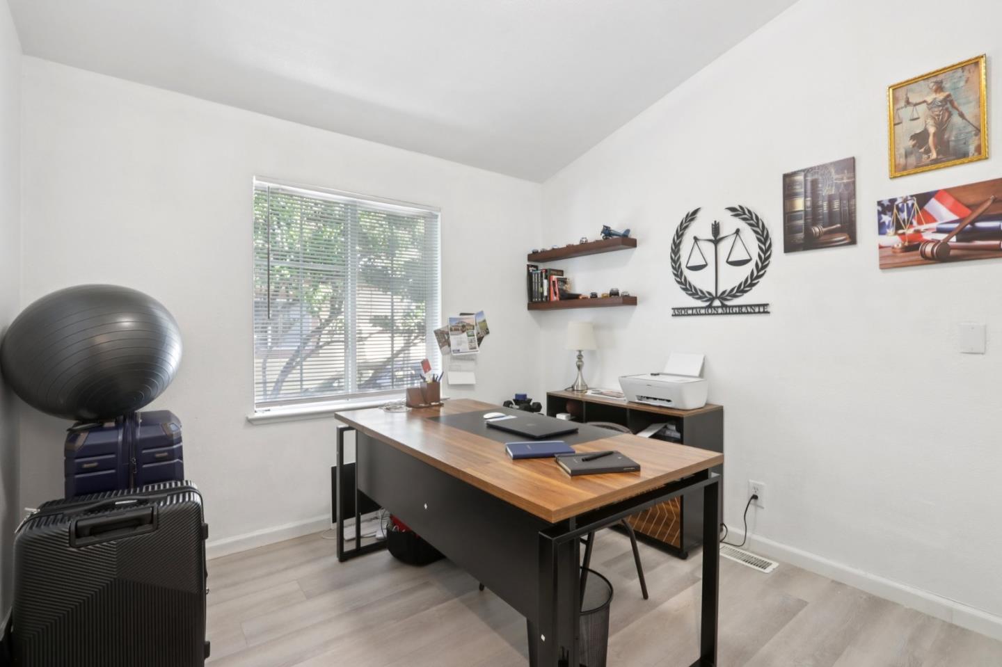 Detail Gallery Image 13 of 41 For 200 Ford Rd #242,  San Jose,  CA 95138 - 4 Beds | 3 Baths