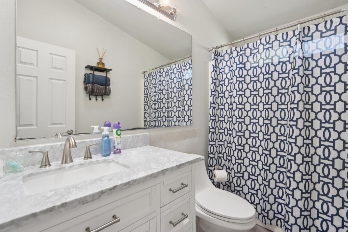 Detail Gallery Image 14 of 41 For 200 Ford Rd #242,  San Jose,  CA 95138 - 4 Beds | 3 Baths