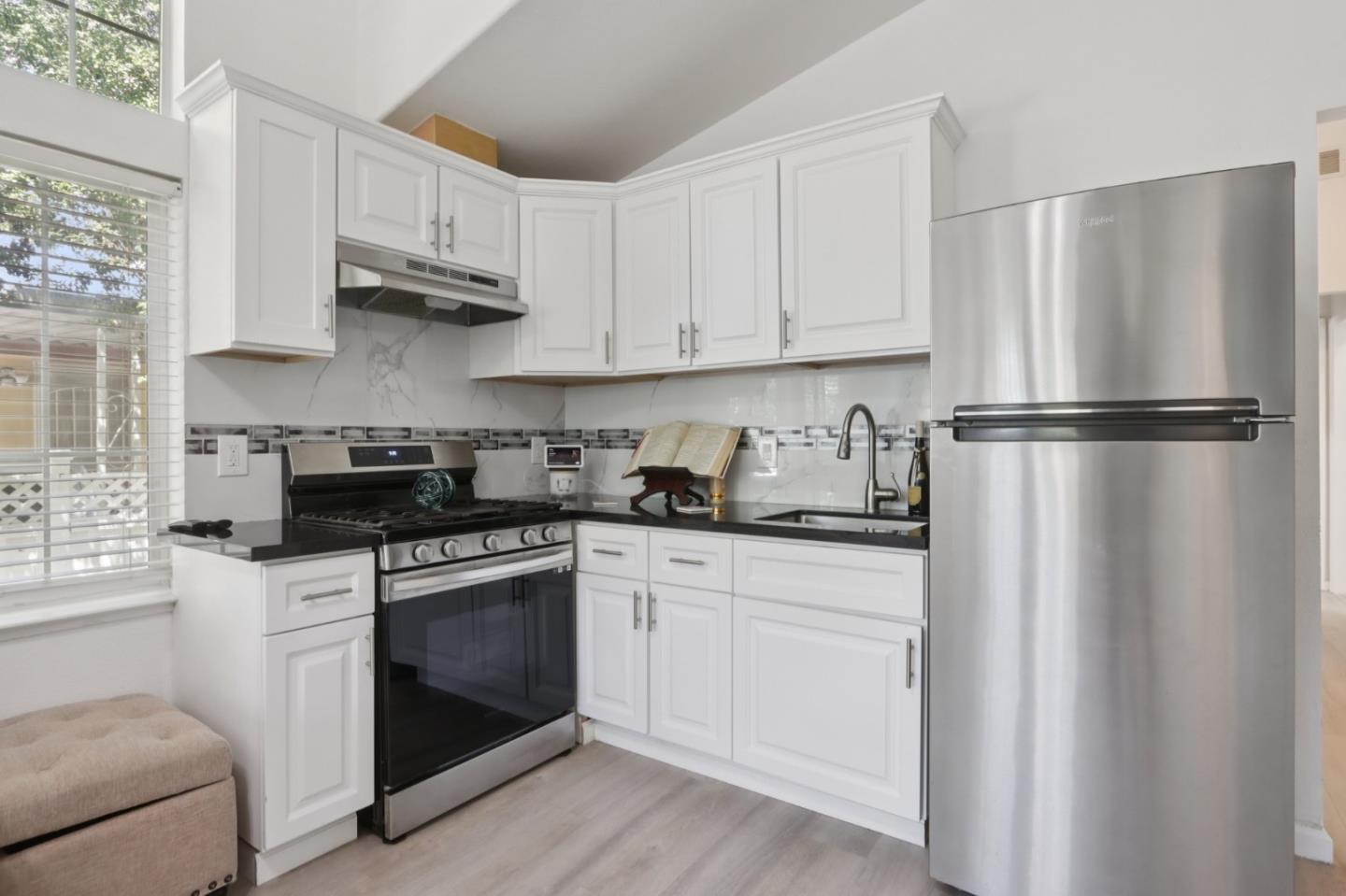 Detail Gallery Image 17 of 41 For 200 Ford Rd #242,  San Jose,  CA 95138 - 4 Beds | 3 Baths