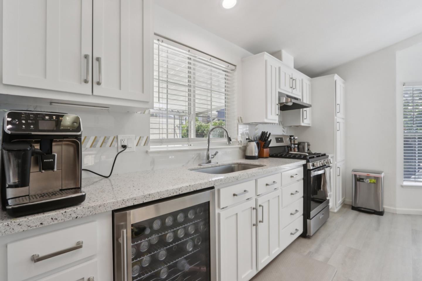 Detail Gallery Image 4 of 41 For 200 Ford Rd #242,  San Jose,  CA 95138 - 4 Beds | 3 Baths