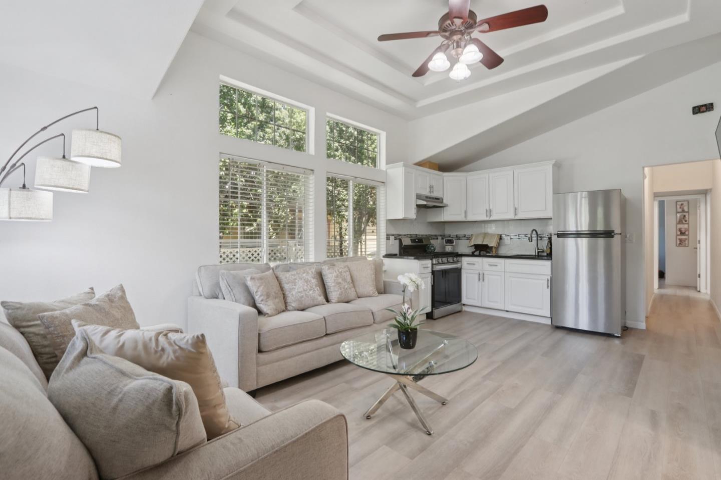 Detail Gallery Image 9 of 41 For 200 Ford Rd #242,  San Jose,  CA 95138 - 4 Beds | 3 Baths