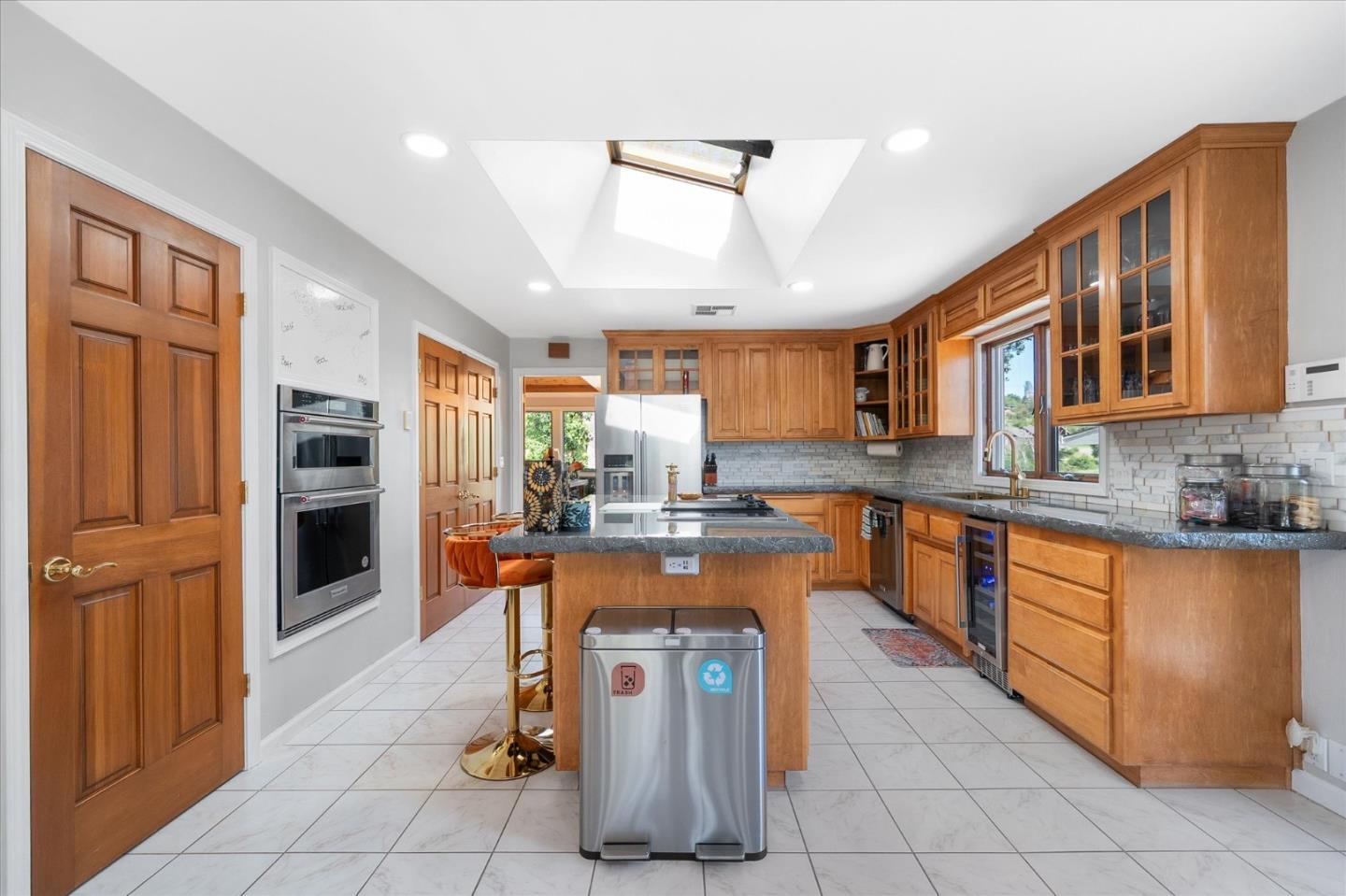 Detail Gallery Image 14 of 82 For 15907 Cindee Ln, Redding,  CA 96001 - 4 Beds | 3 Baths