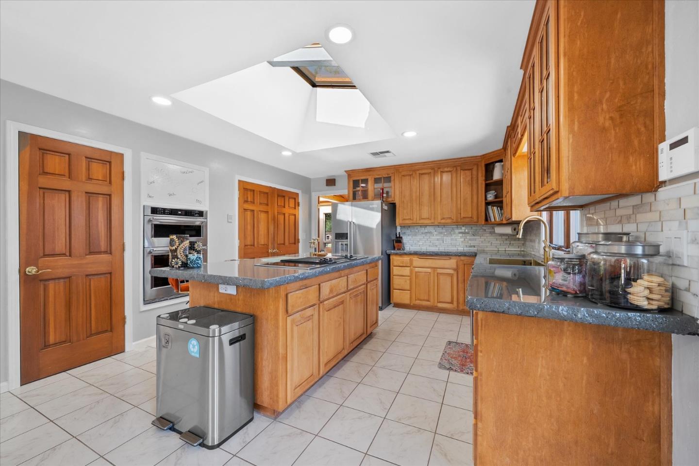 Detail Gallery Image 15 of 82 For 15907 Cindee Ln, Redding,  CA 96001 - 4 Beds | 3 Baths